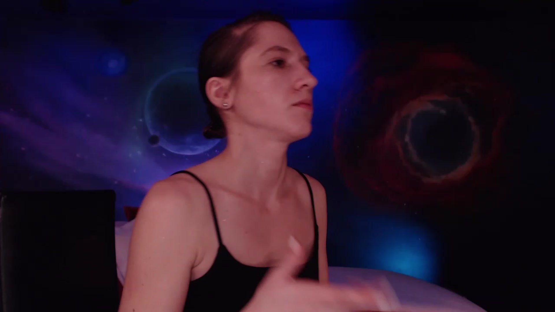 Gallery image thumbnail from IntruderRorry's myfreecams stream on, 12/20/2022, 13:06 image 11 of 20