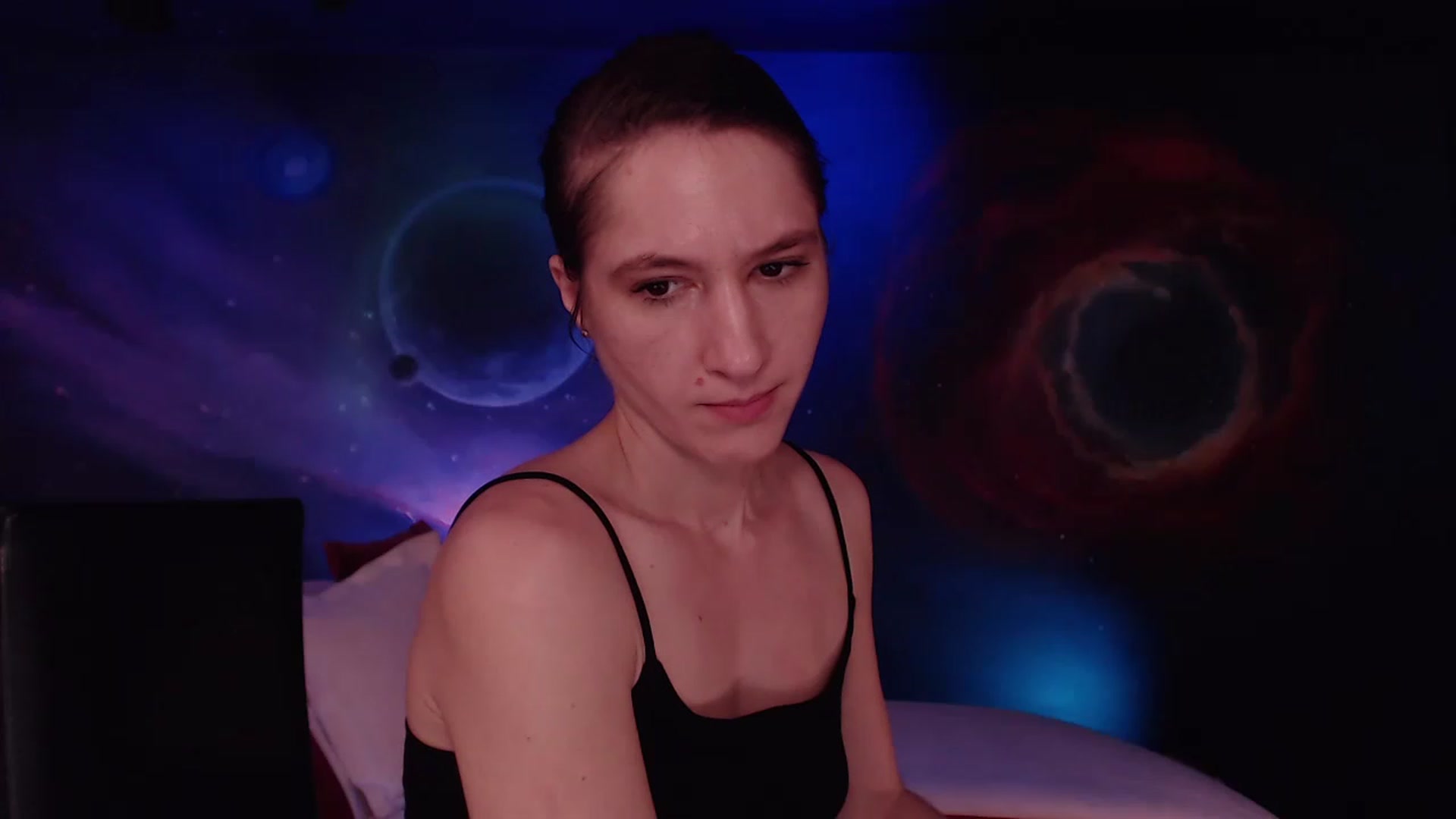 Gallery image thumbnail from IntruderRorry's myfreecams stream on, 12/20/2022, 13:06 image 10 of 20