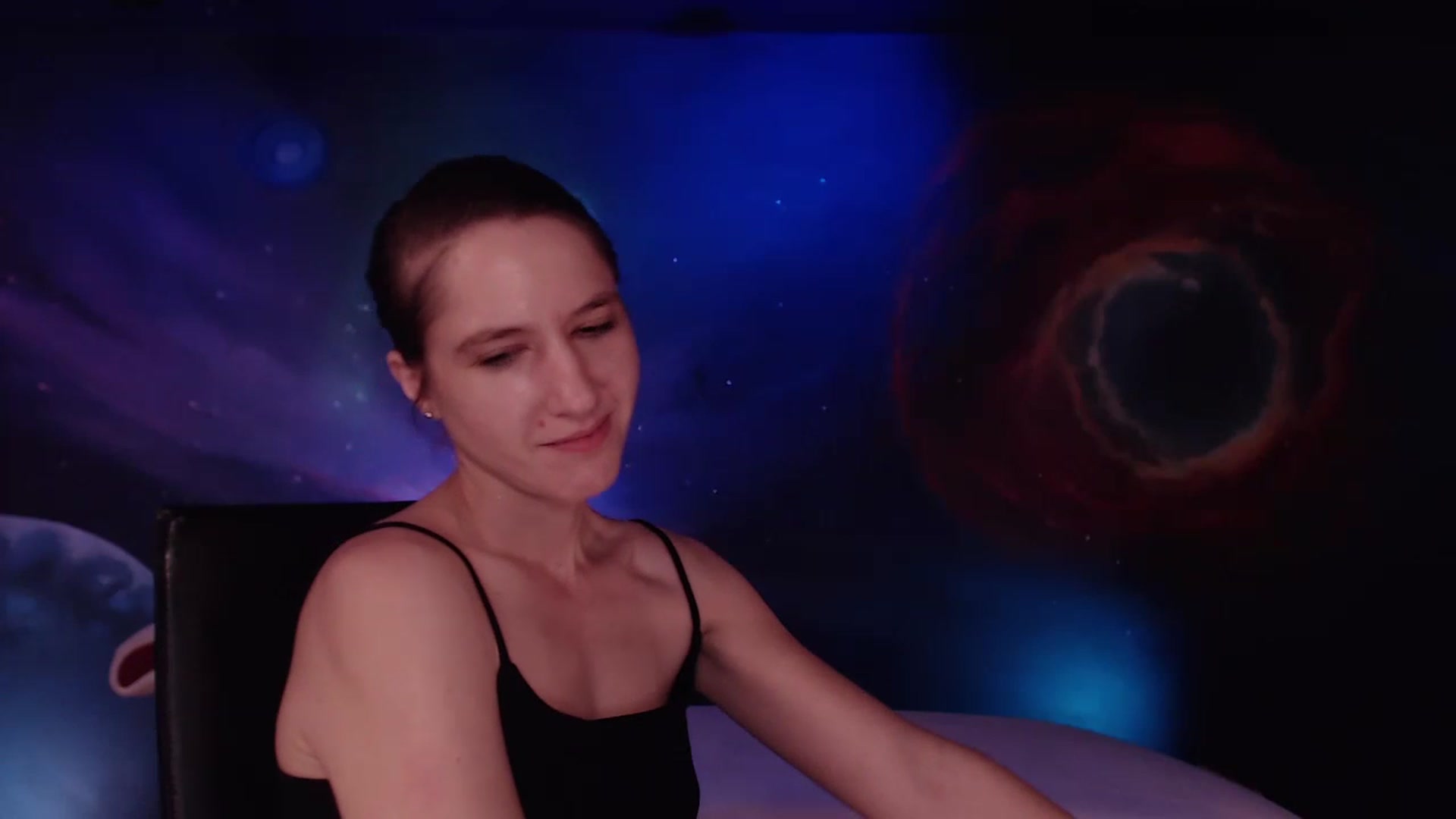 Gallery image thumbnail from IntruderRorry's myfreecams stream on, 12/20/2022, 13:06 image 19 of 20