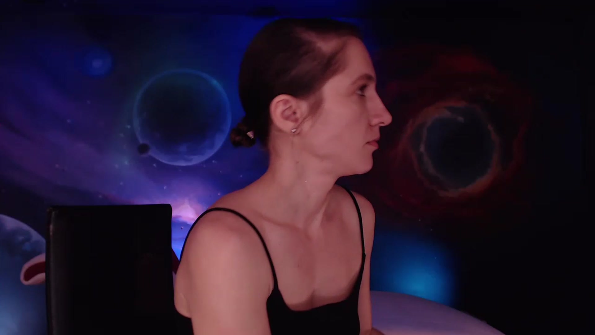 Gallery image thumbnail from IntruderRorry's myfreecams stream on, 12/20/2022, 13:06 image 13 of 20