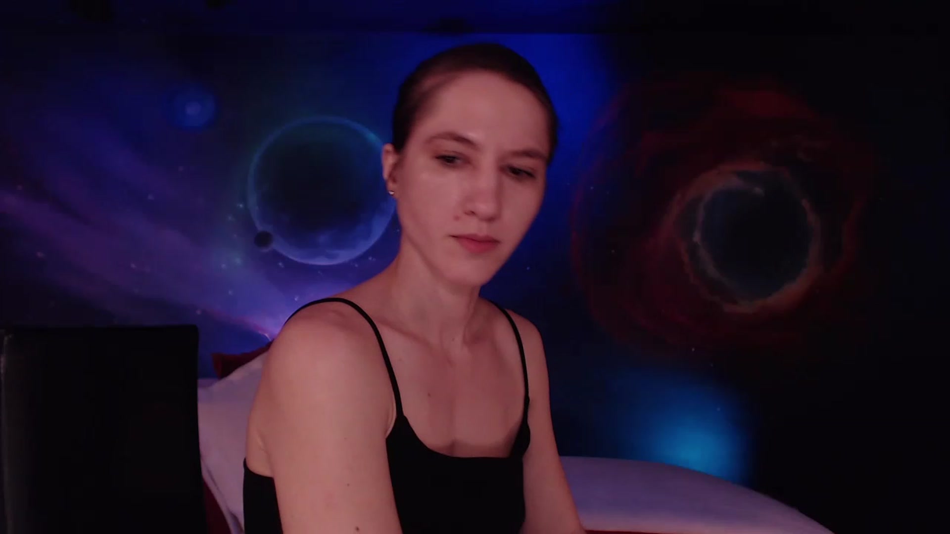 Gallery image thumbnail from IntruderRorry's myfreecams stream on, 12/20/2022, 13:06 image 8 of 20