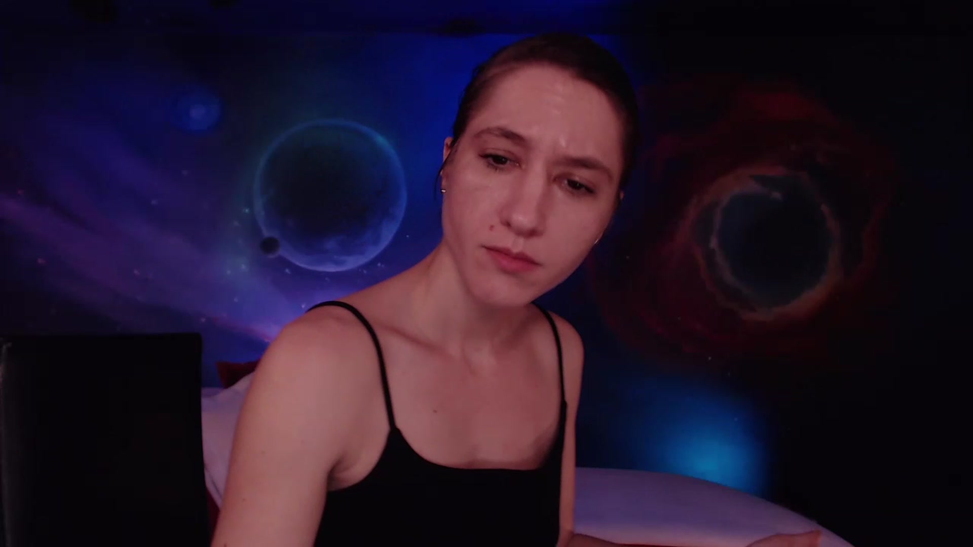 Gallery image thumbnail from IntruderRorry's myfreecams stream on, 12/20/2022, 13:06 image 12 of 20