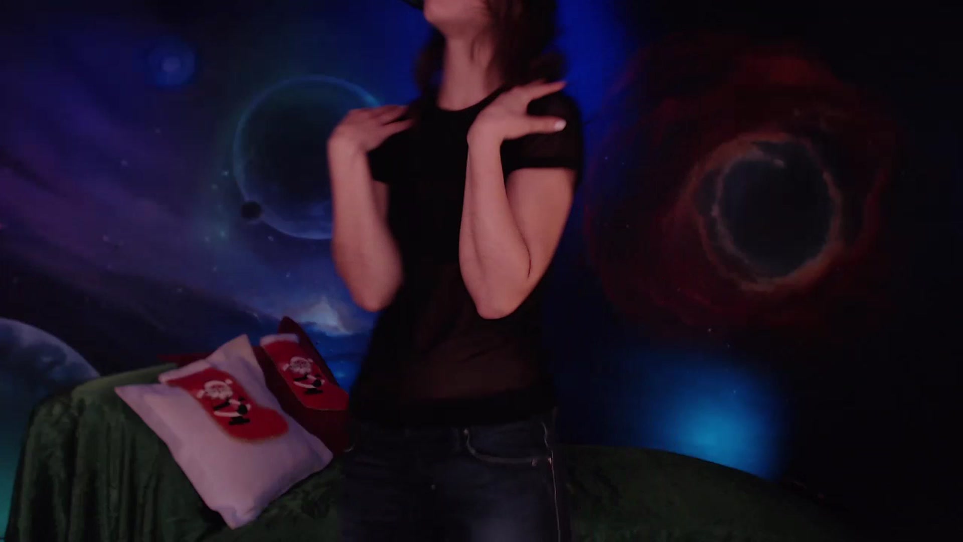 Gallery image thumbnail from IntruderRorry's myfreecams stream on, 12/23/2022, 13:16 image 7 of 20