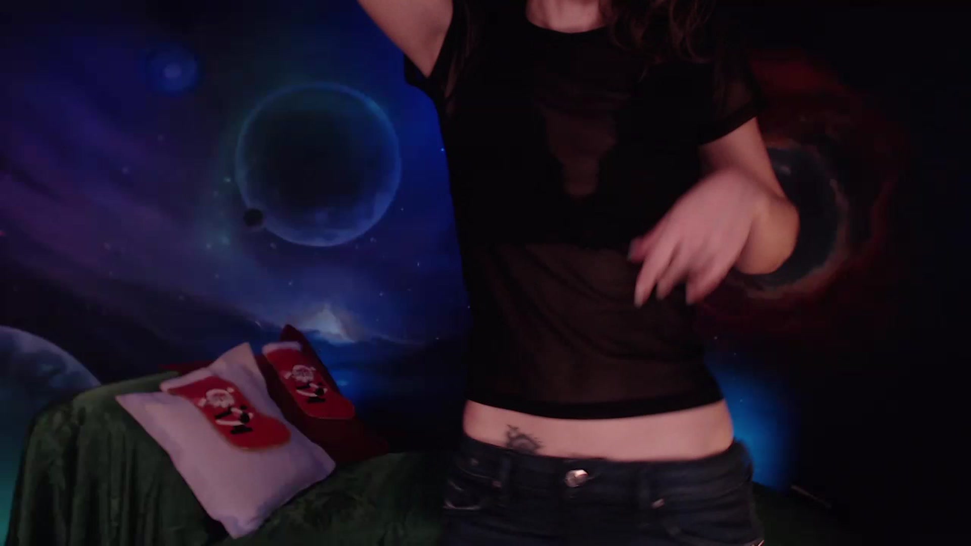 Gallery image thumbnail from IntruderRorry's myfreecams stream on, 12/23/2022, 13:16 image 19 of 20