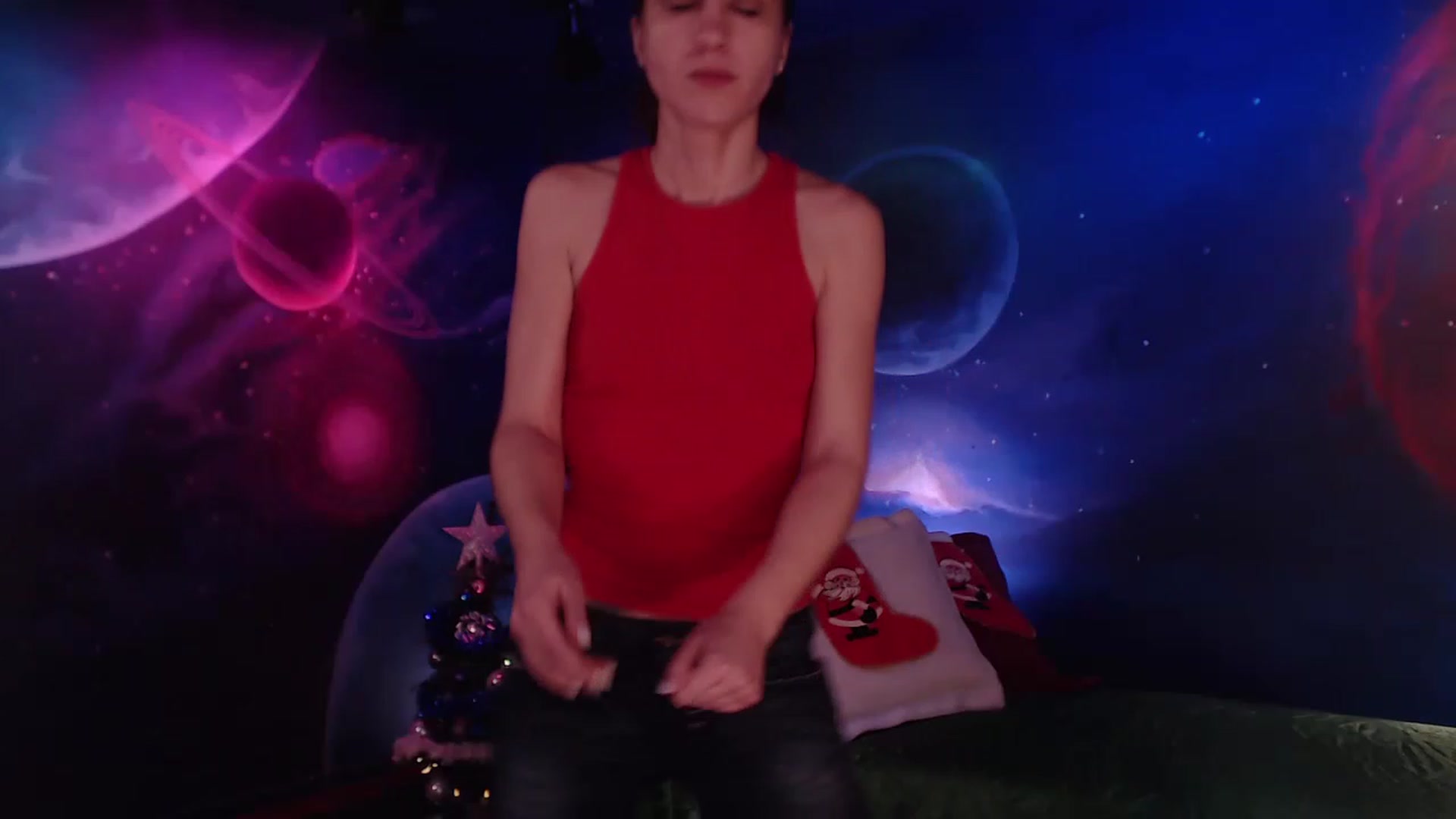 Gallery image thumbnail from IntruderRorry's myfreecams stream on, 12/24/2022, 13:27 image 13 of 20