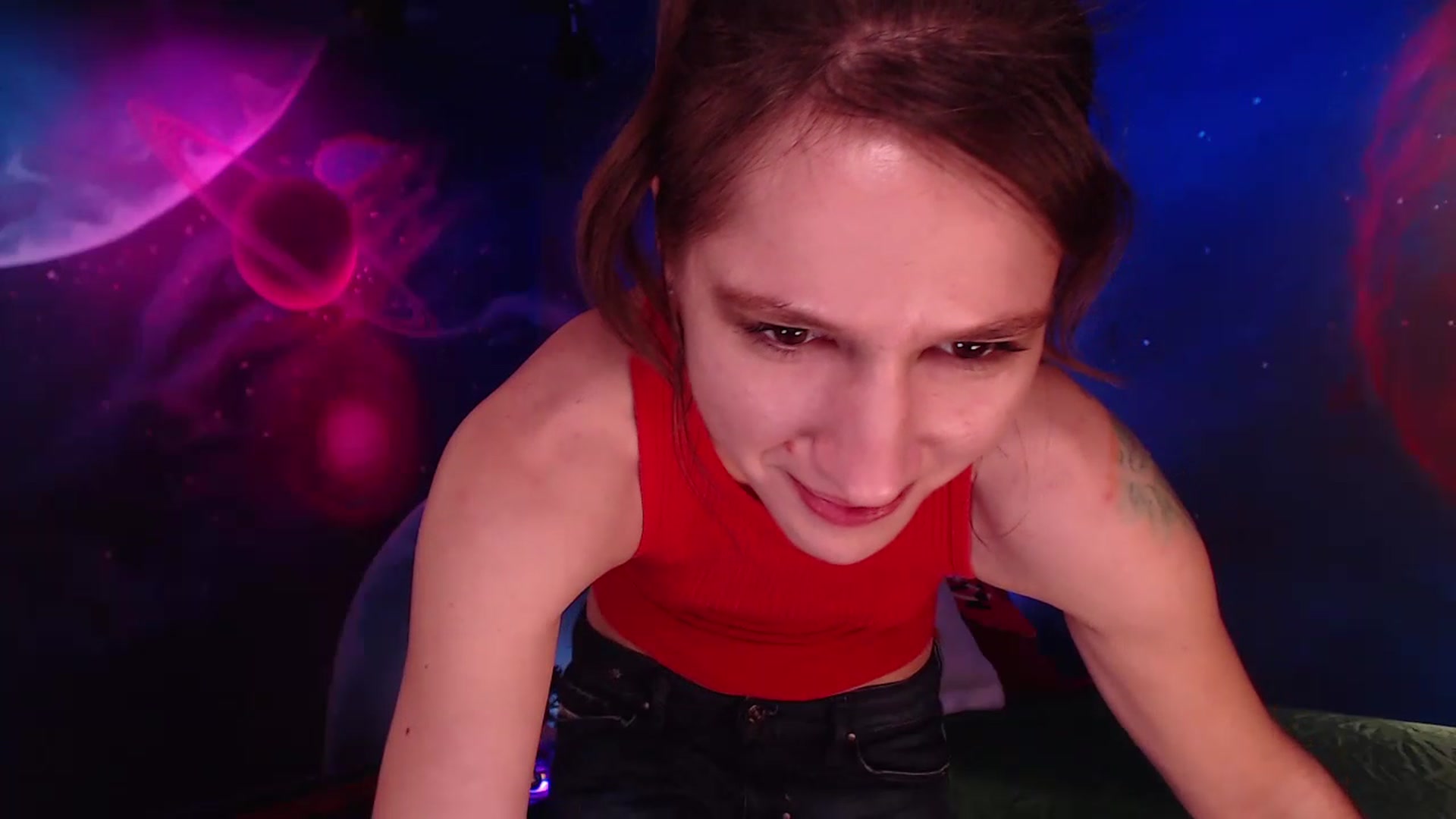 Gallery image thumbnail from IntruderRorry's myfreecams stream on, 12/24/2022, 13:27 image 18 of 20