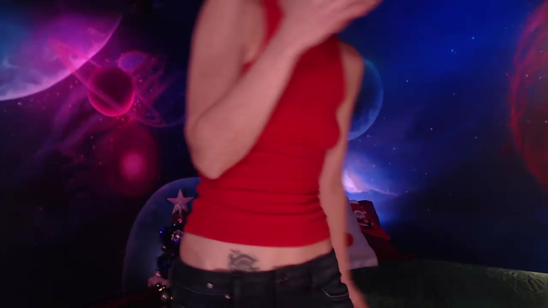 Gallery image thumbnail from IntruderRorry's myfreecams stream on, 12/24/2022, 13:27 image 17 of 20