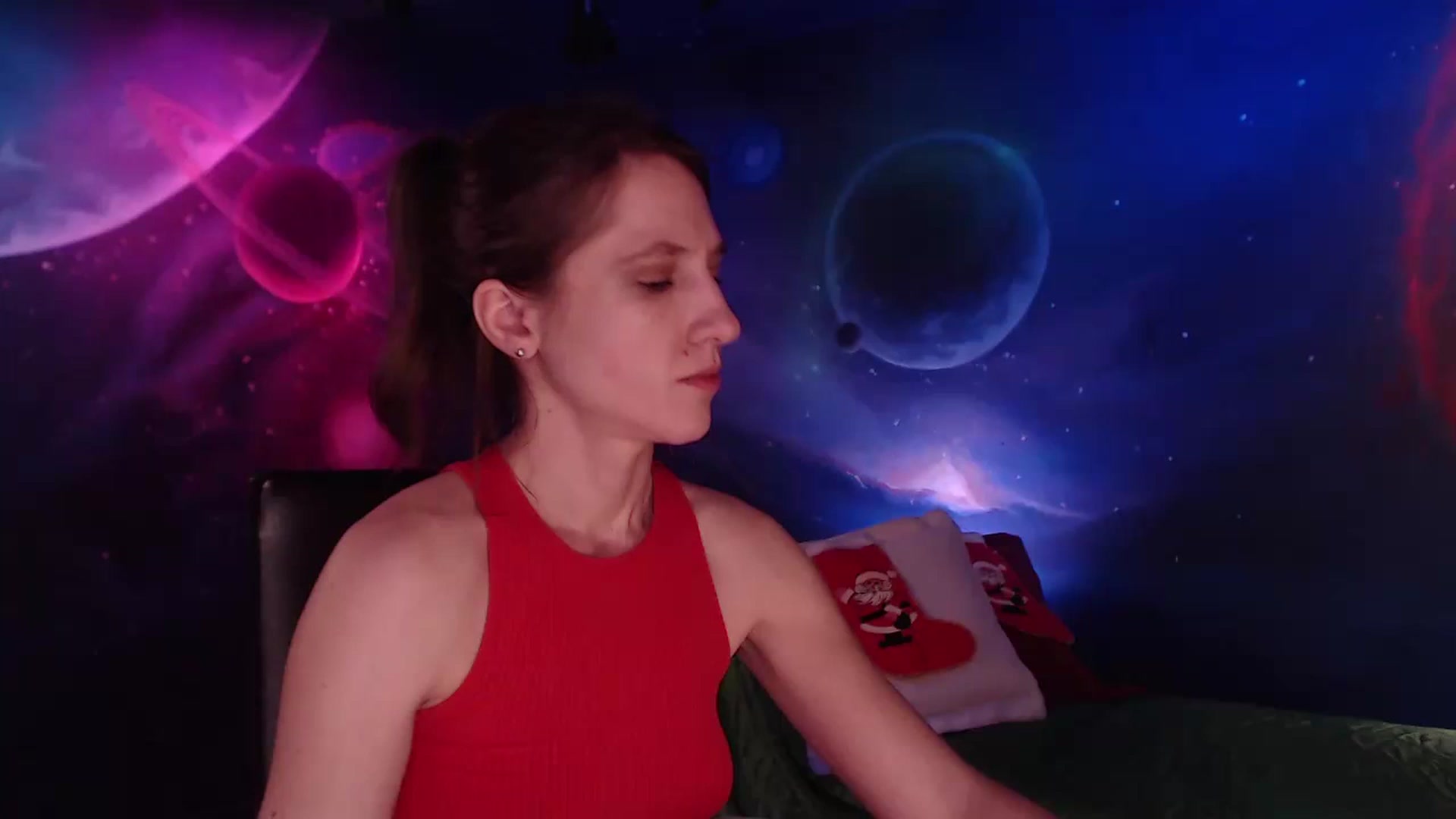 Gallery image thumbnail from IntruderRorry's myfreecams stream on, 12/24/2022, 15:03 image 7 of 20