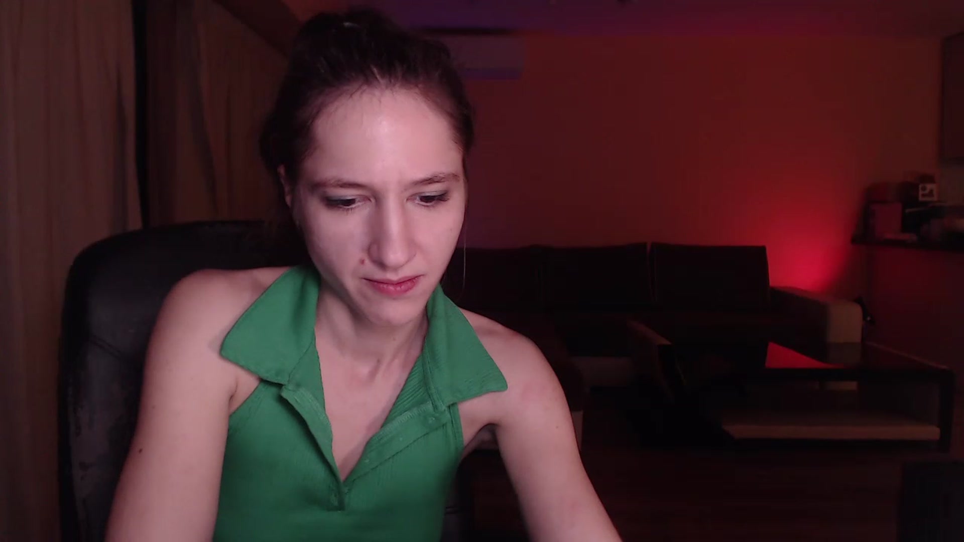 Gallery image thumbnail from IntruderRorry's myfreecams stream on, 12/25/2022, 17:07 image 17 of 20