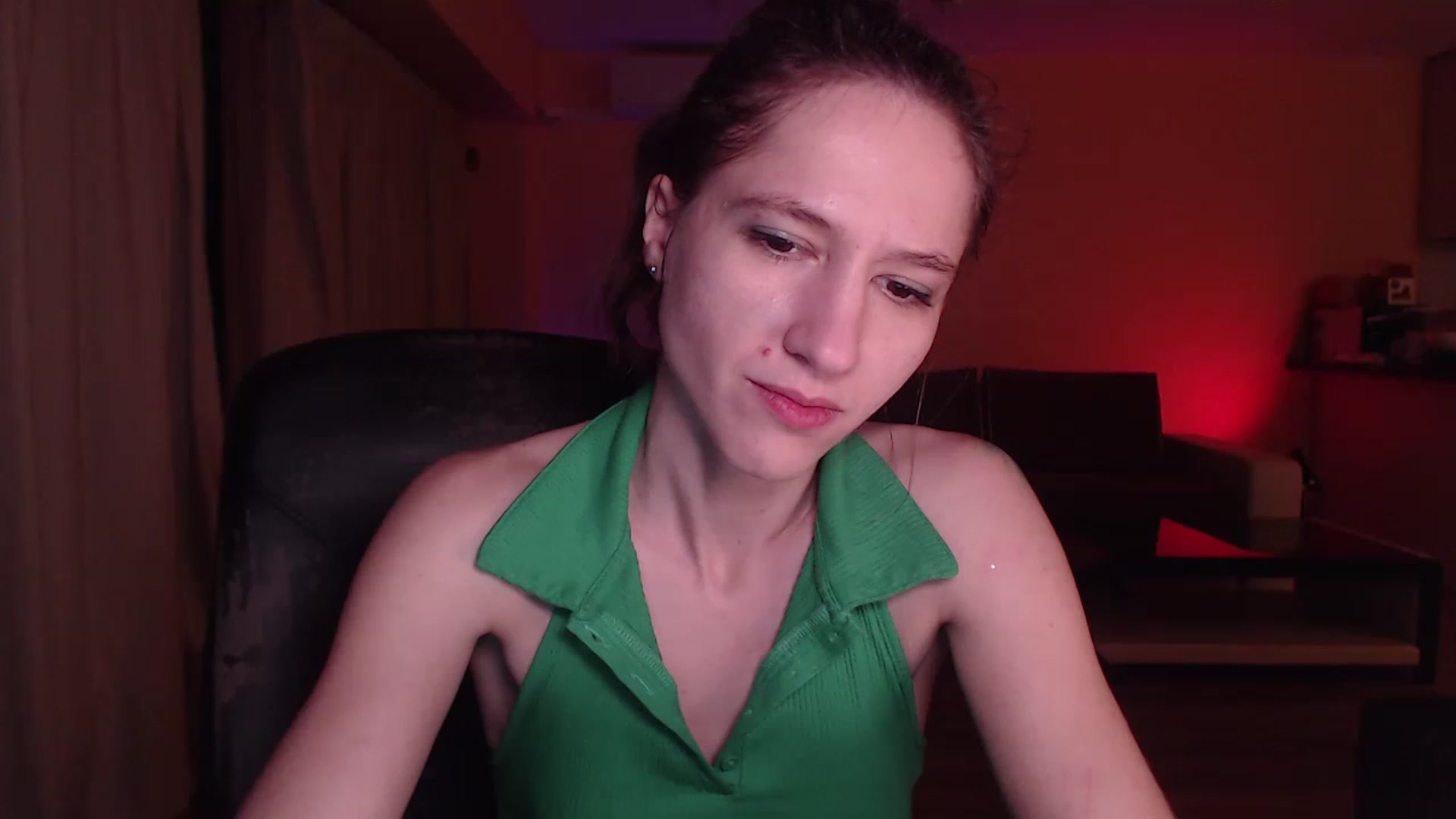 Gallery image thumbnail from IntruderRorry's myfreecams stream on, 12/25/2022, 17:07 image 19 of 20