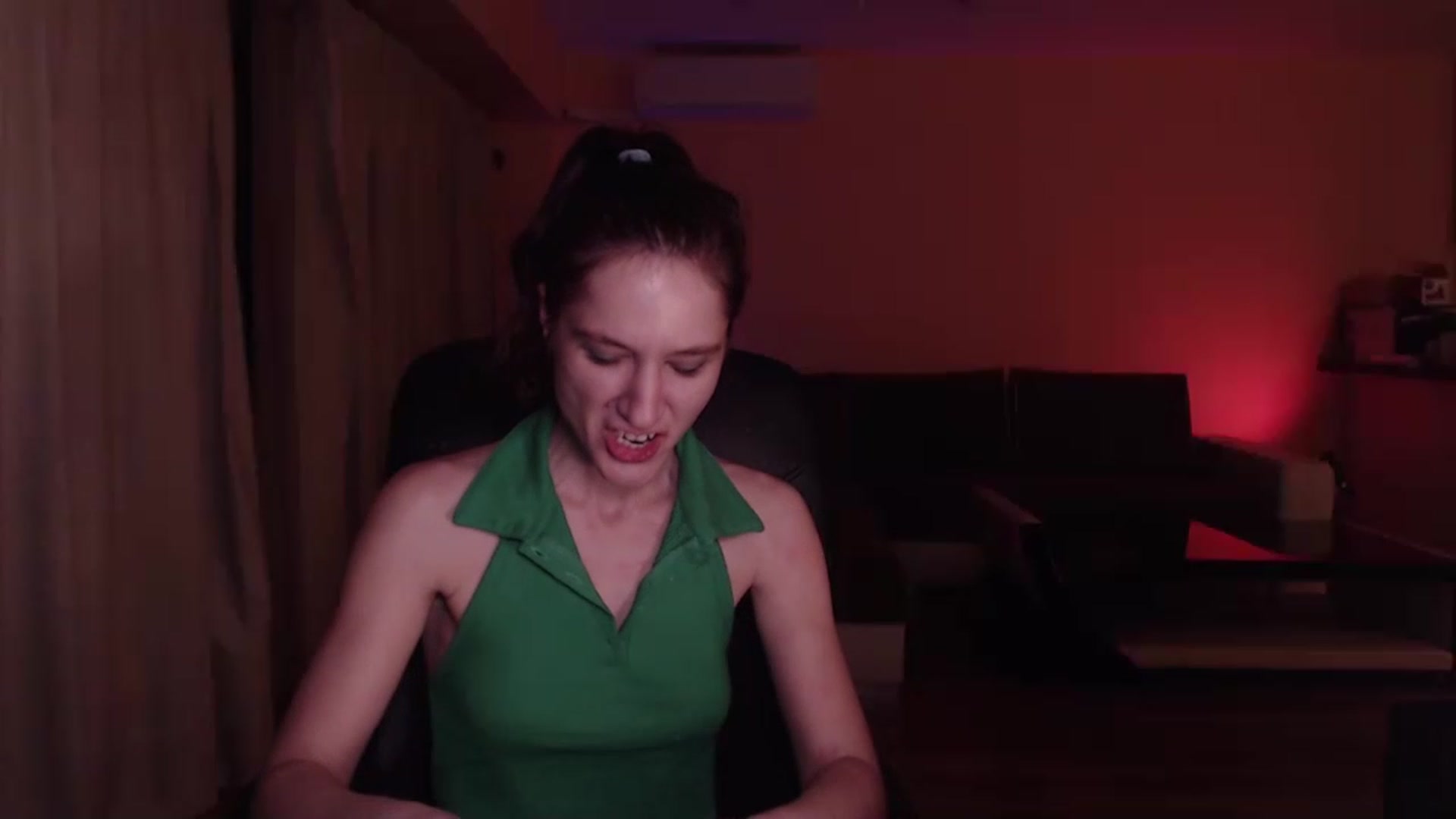 Gallery image thumbnail from IntruderRorry's myfreecams stream on, 12/25/2022, 17:07 image 13 of 20