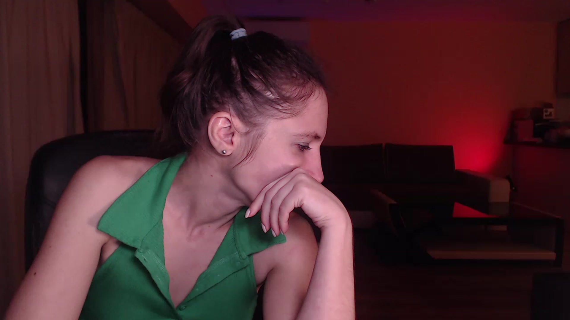 Gallery image thumbnail from IntruderRorry's myfreecams stream on, 12/25/2022, 17:07 image 18 of 20