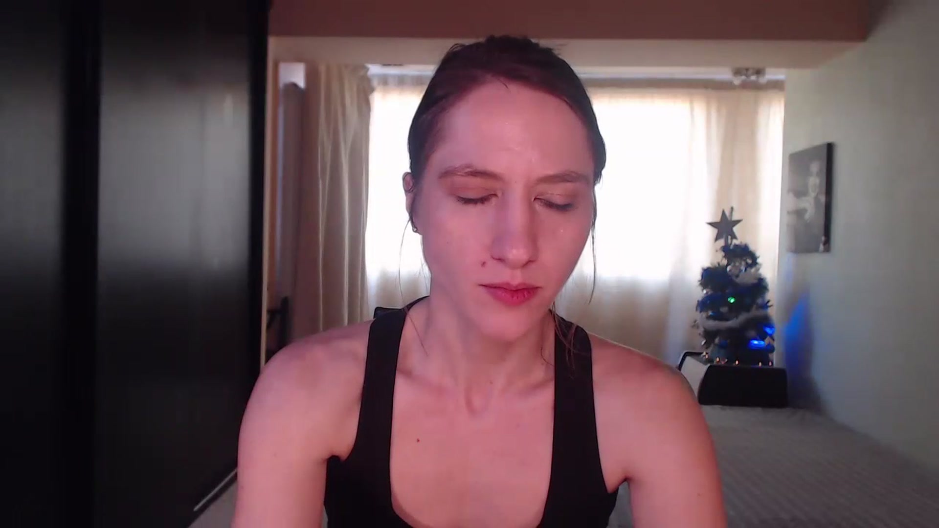 Gallery image thumbnail from IntruderRorry's myfreecams stream on, 12/26/2022, 10:27 image 15 of 20