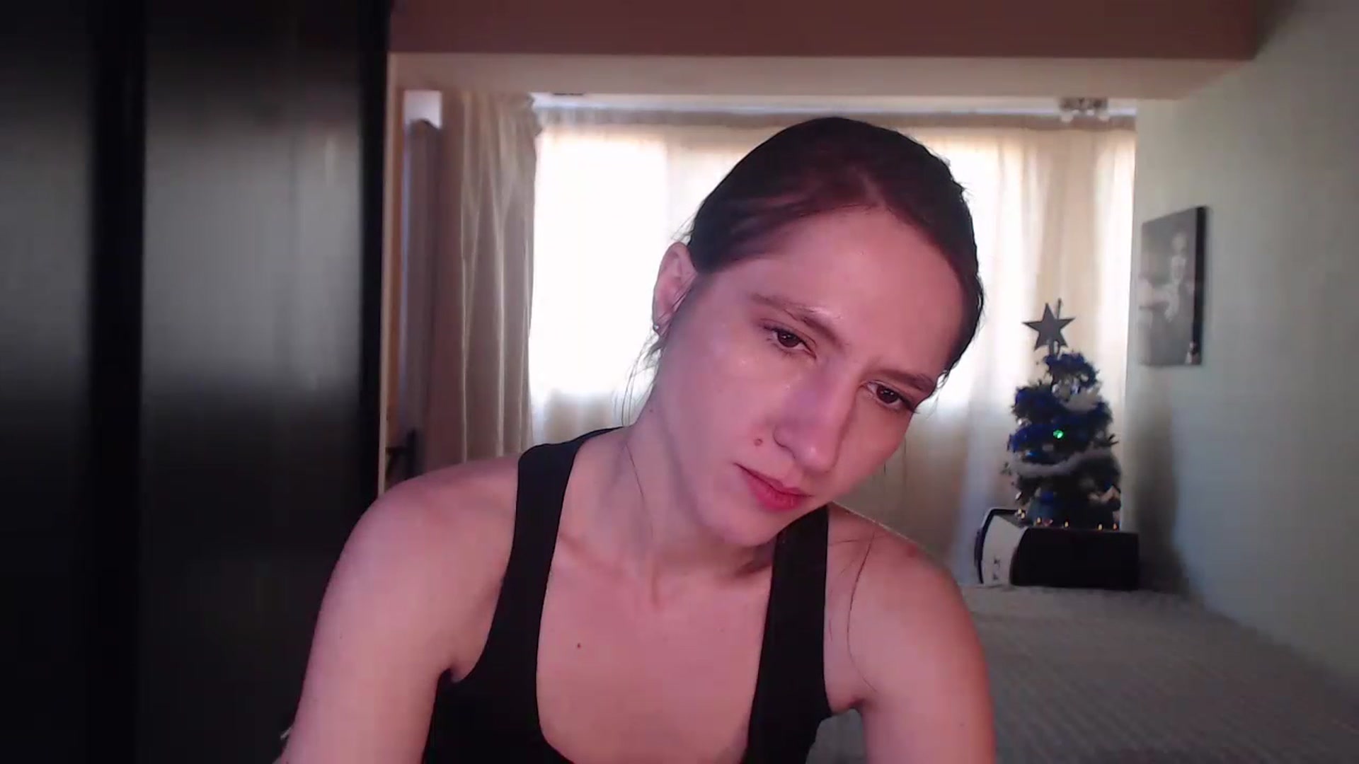 Gallery image thumbnail from IntruderRorry's myfreecams stream on, 12/26/2022, 10:27 image 10 of 20