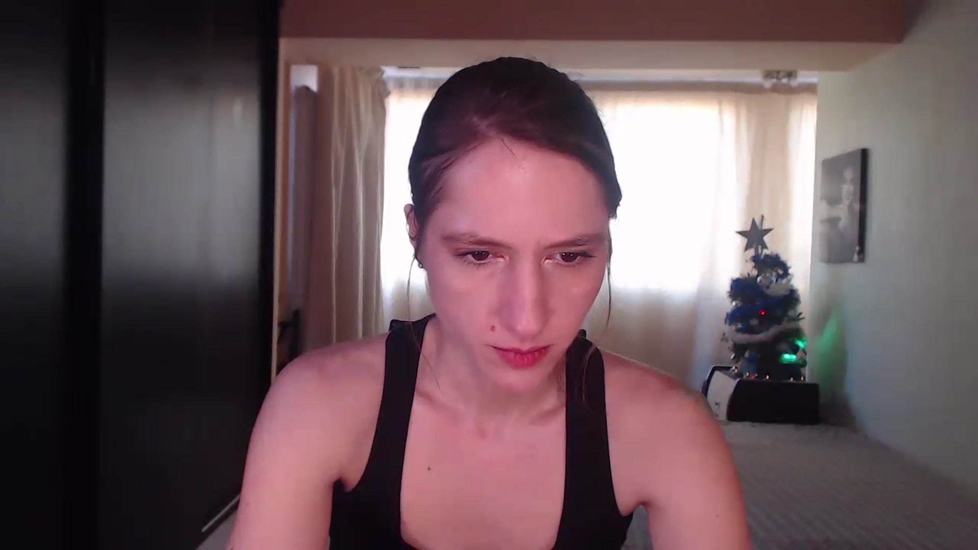Gallery image thumbnail from IntruderRorry's myfreecams stream on, 12/26/2022, 10:27 image 18 of 20