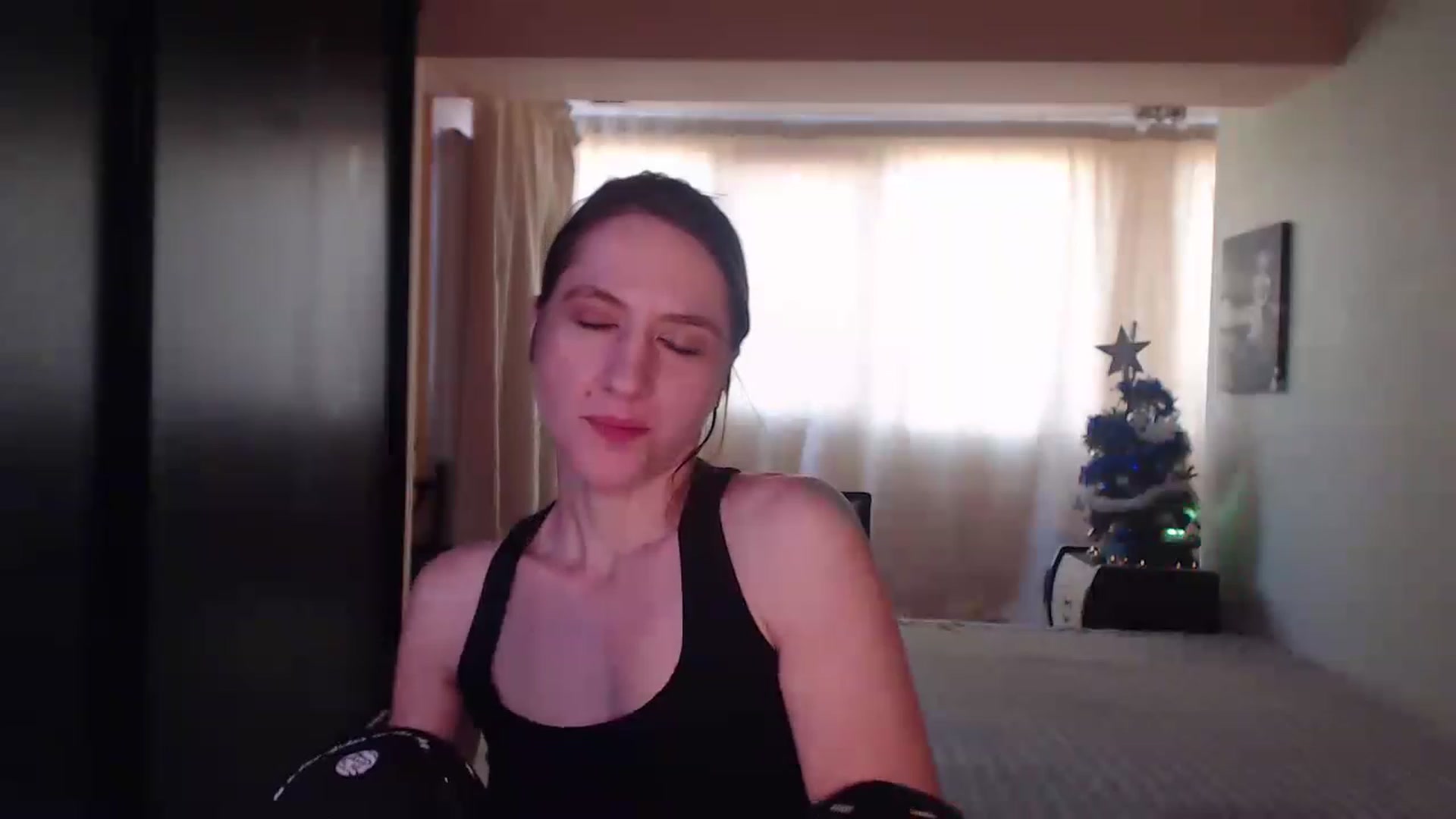 Gallery image thumbnail from IntruderRorry's myfreecams stream on, 12/26/2022, 11:19 image 6 of 20