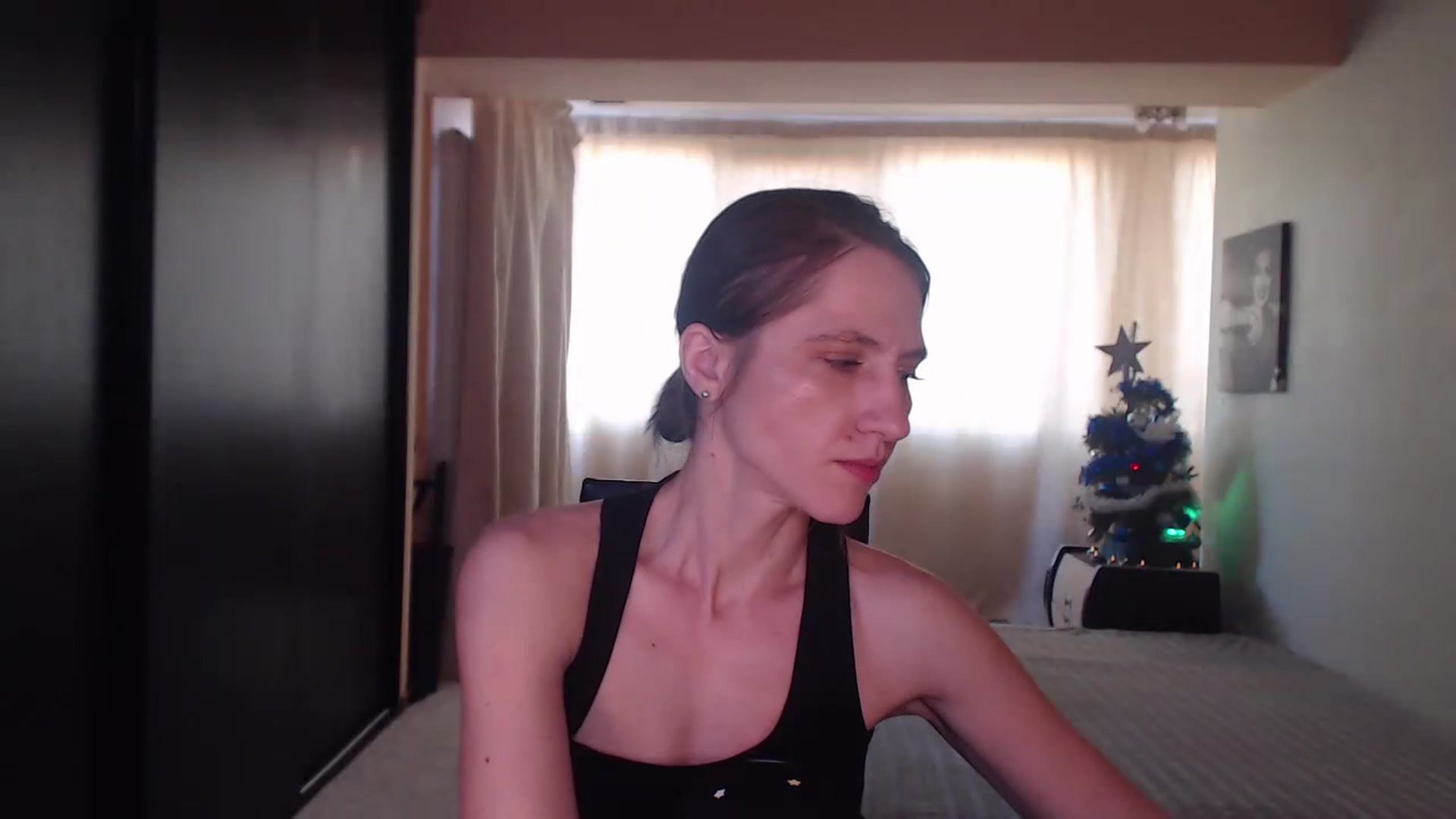 Gallery image thumbnail from IntruderRorry's myfreecams stream on, 12/26/2022, 11:19 image 15 of 20