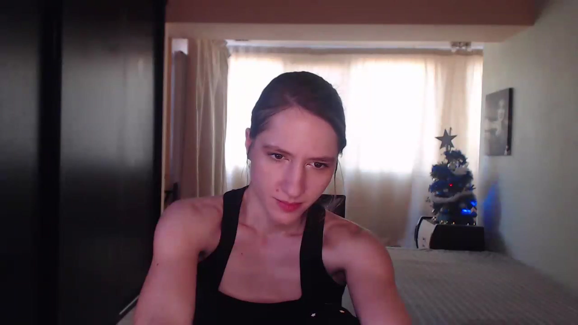 Gallery image thumbnail from IntruderRorry's myfreecams stream on, 12/26/2022, 11:19 image 17 of 20