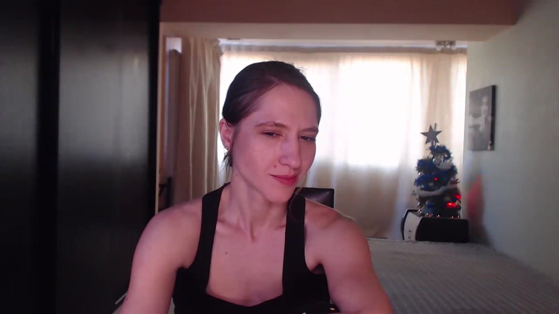 Gallery image thumbnail from IntruderRorry's myfreecams stream on, 12/26/2022, 11:19 image 10 of 20