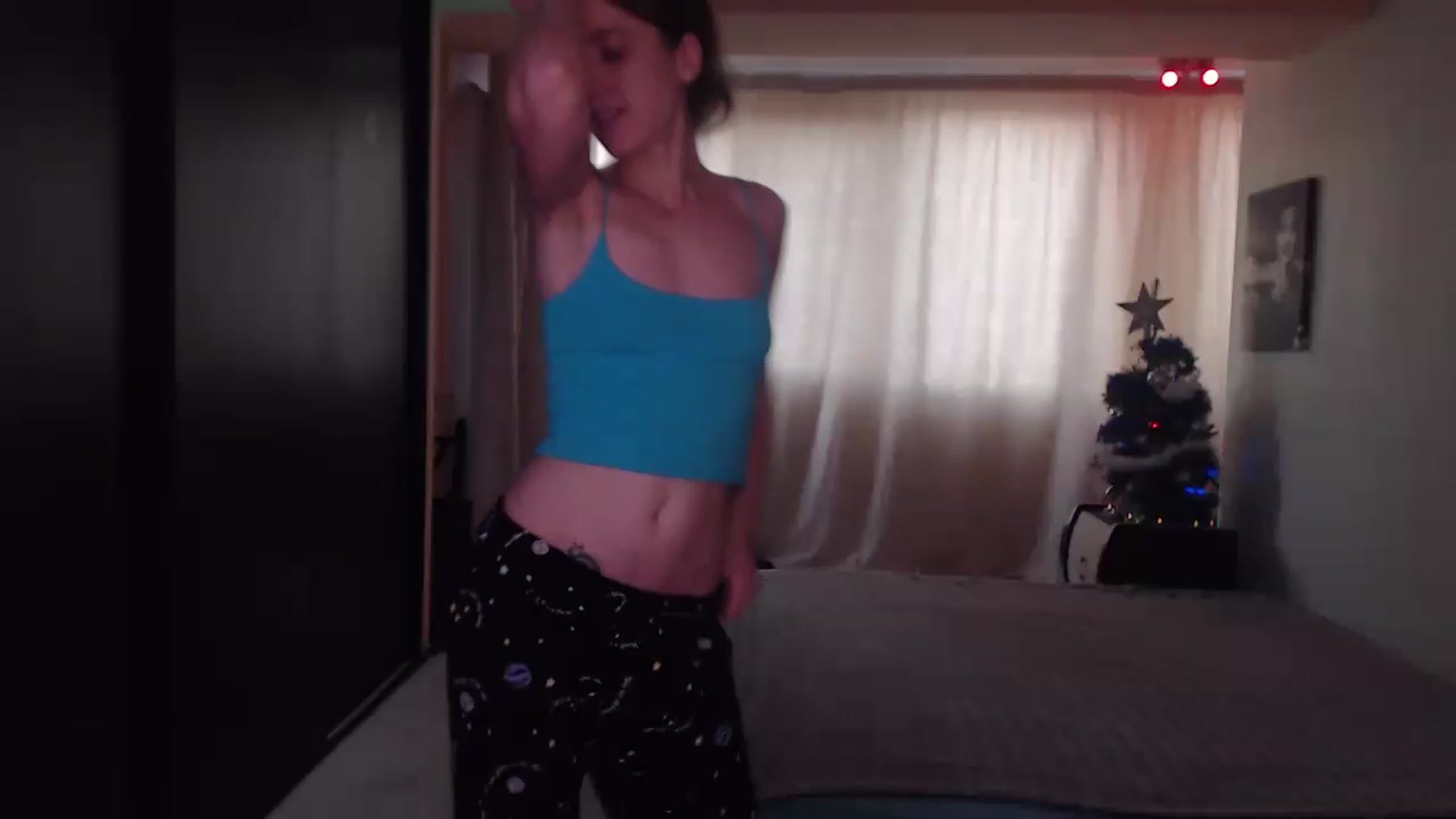 Gallery image thumbnail from IntruderRorry's myfreecams stream on, 12/26/2022, 14:04 image 18 of 20