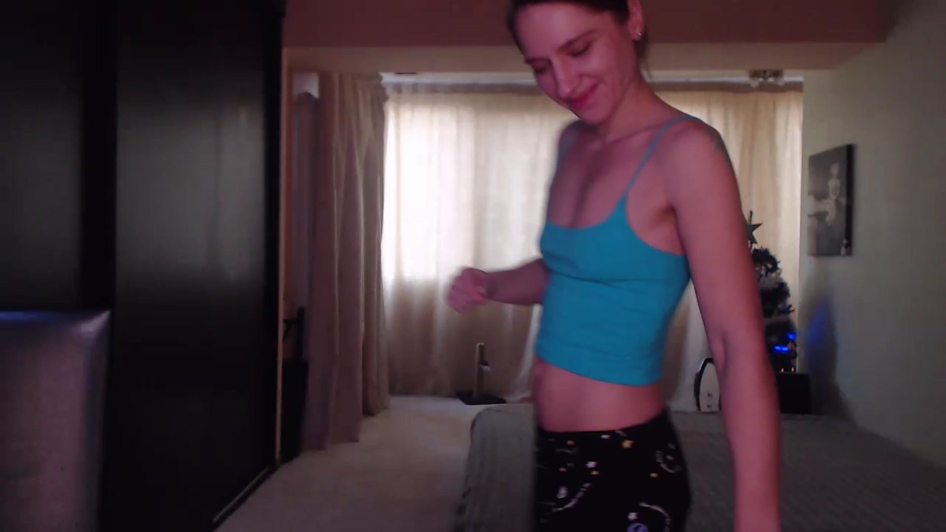 Gallery image thumbnail from IntruderRorry's myfreecams stream on, 12/26/2022, 14:04 image 14 of 20