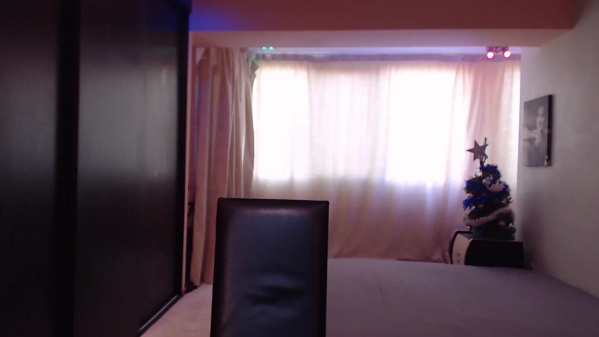 Gallery image thumbnail from IntruderRorry's myfreecams stream on, 12/30/2022, 13:34 image 10 of 20