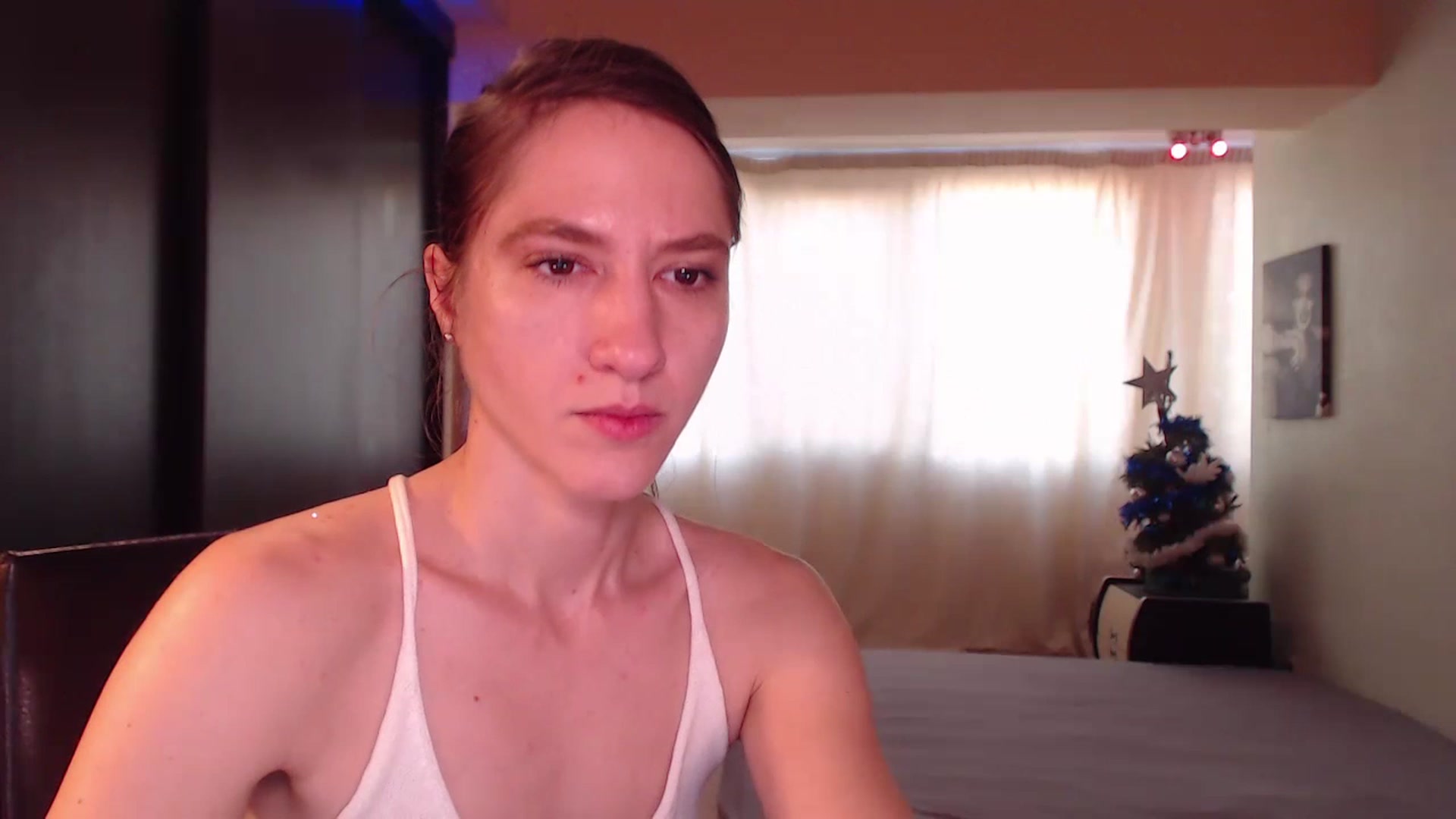 Gallery image thumbnail from IntruderRorry's myfreecams stream on, 12/31/2022, 10:20 image 17 of 20