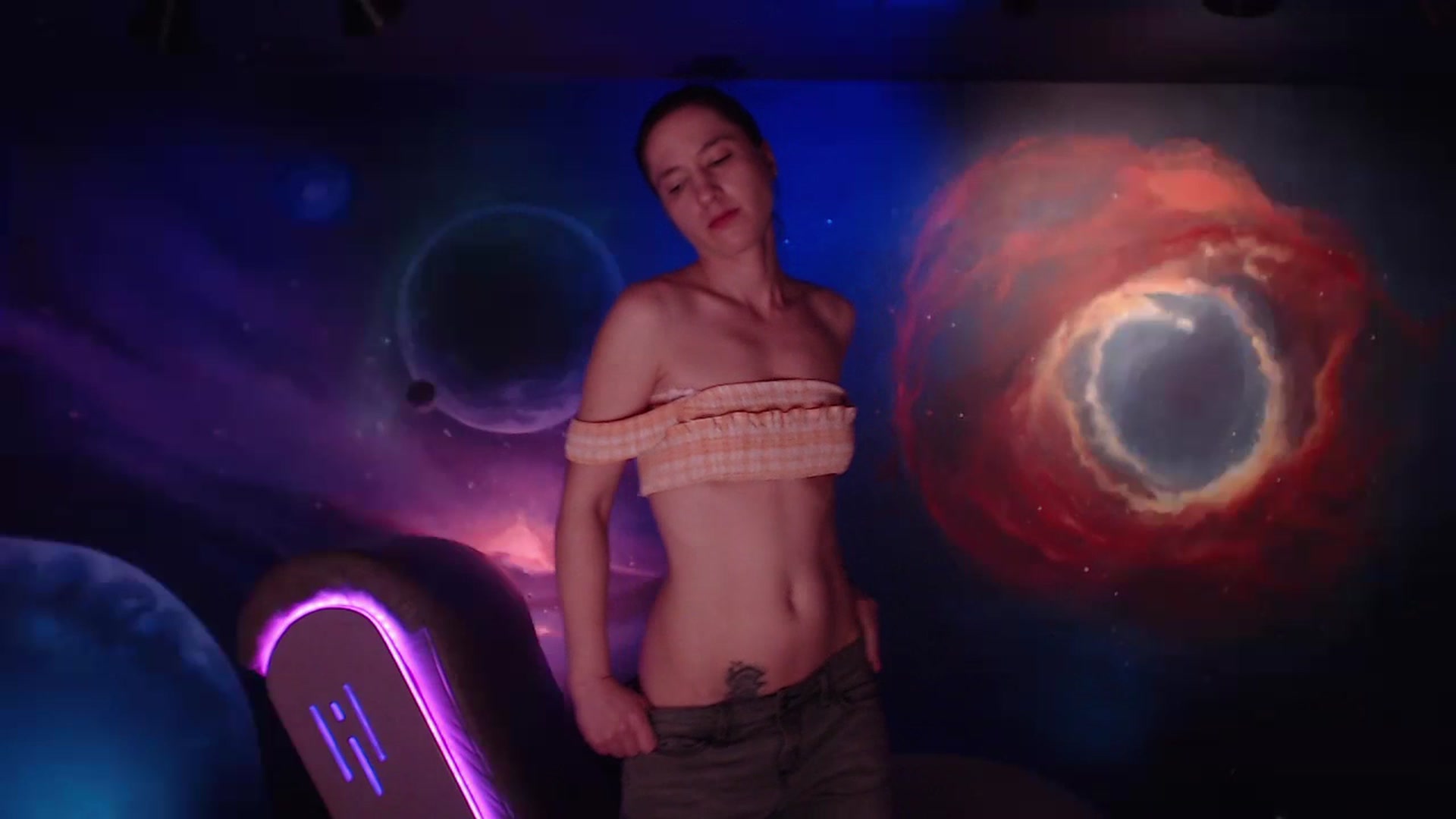 Gallery image thumbnail from IntruderRorry's myfreecams stream on, 03/12/2024, 11:22 image 7 of 20