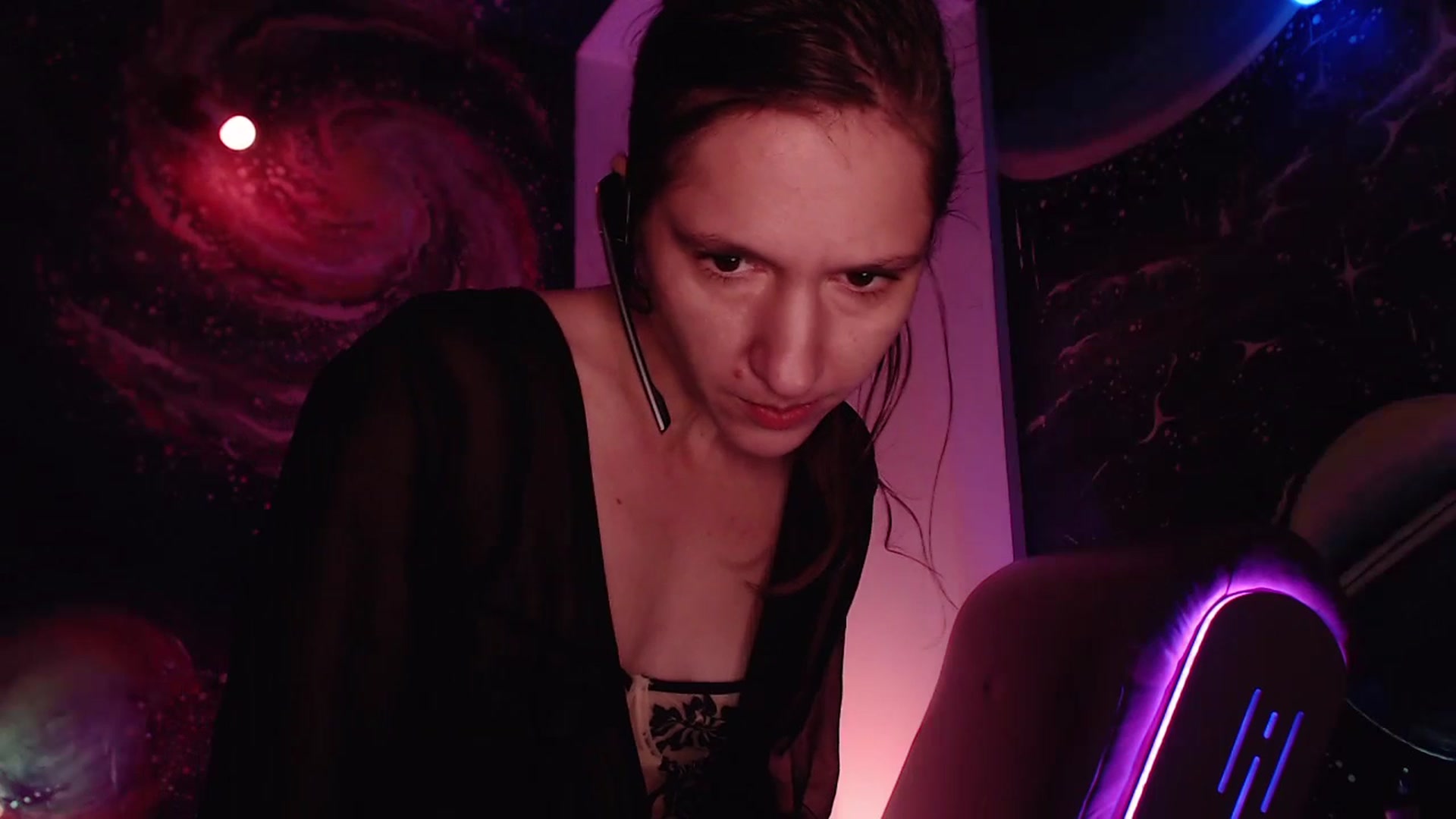 Gallery image thumbnail from IntruderRorry's myfreecams stream on, 10/14/2024, 07:22 image 15 of 20