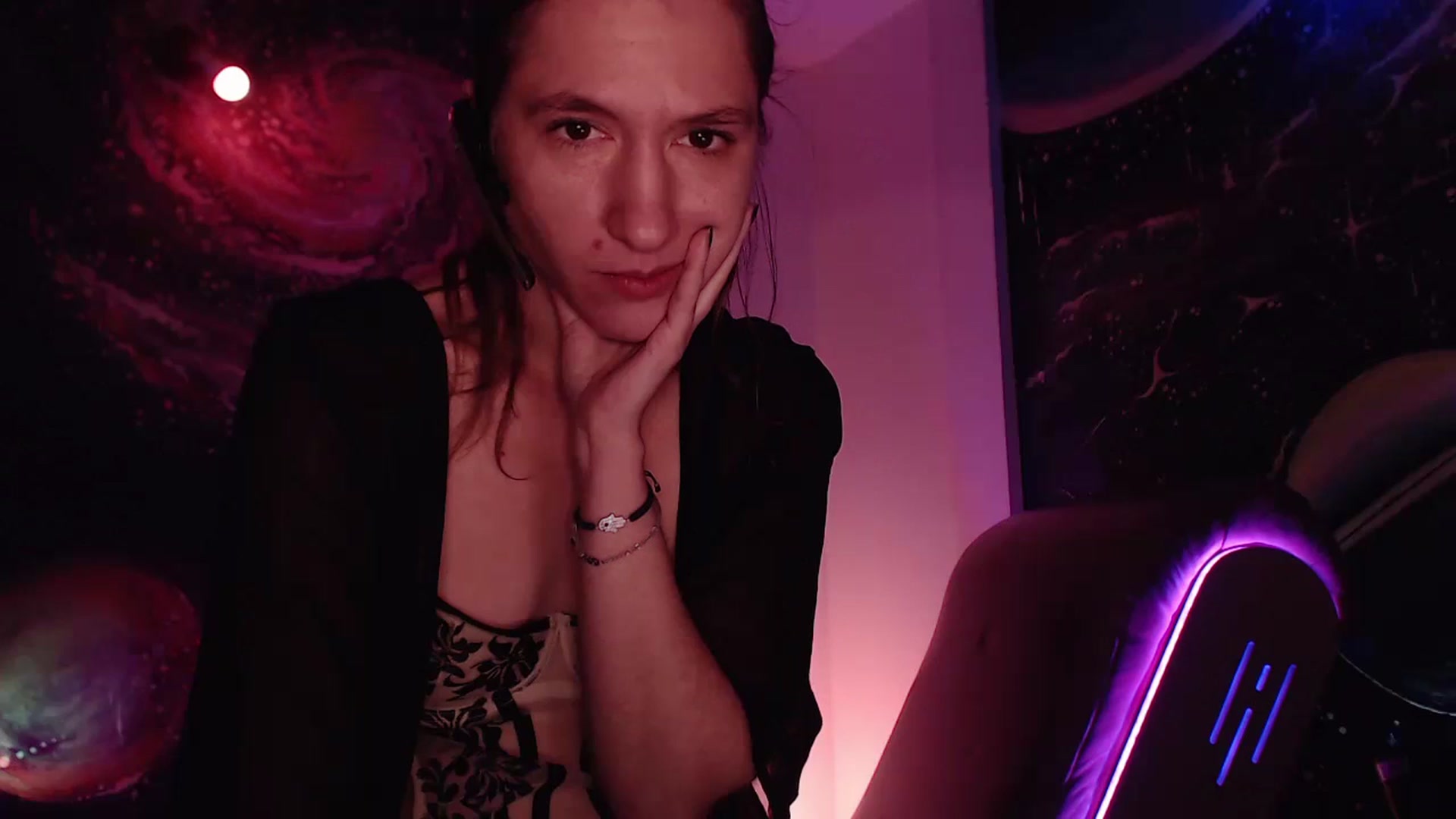 Gallery image thumbnail from IntruderRorry's myfreecams stream on, 10/14/2024, 07:22 image 6 of 20