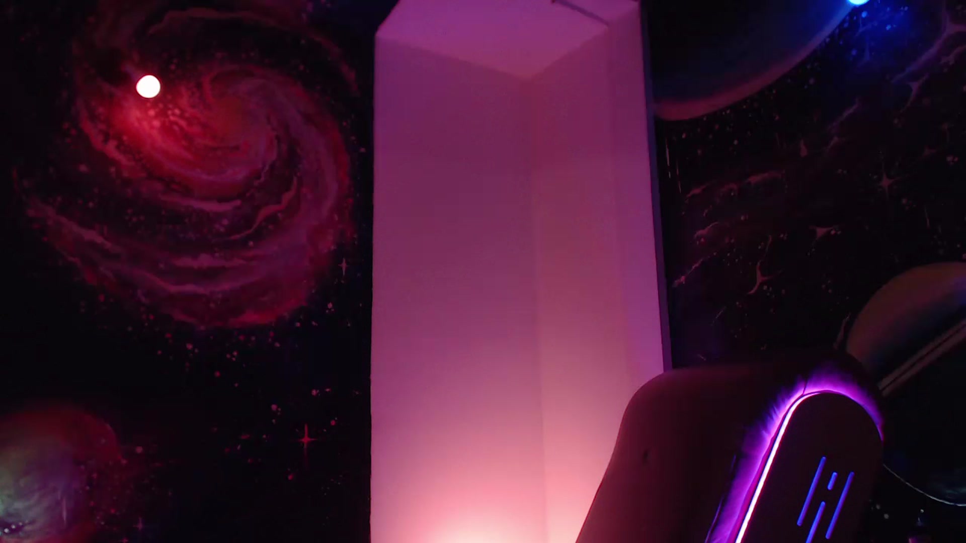 Gallery image thumbnail from IntruderRorry's myfreecams stream on, 10/14/2024, 09:58 image 19 of 20