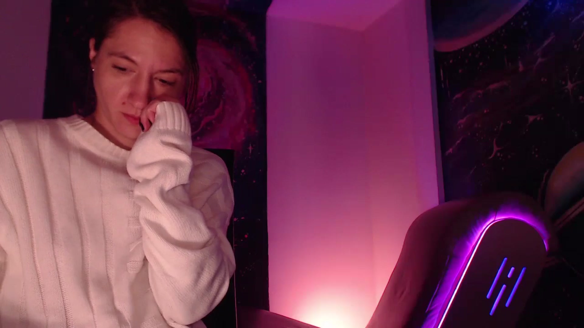 Gallery image thumbnail from IntruderRorry's myfreecams stream on, 10/25/2024, 06:36 image 17 of 20