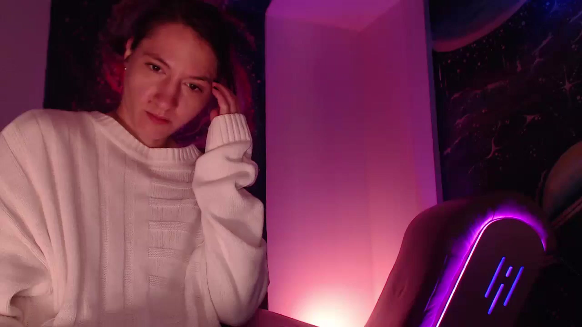 Gallery image thumbnail from IntruderRorry's myfreecams stream on, 10/25/2024, 06:36 image 1 of 20