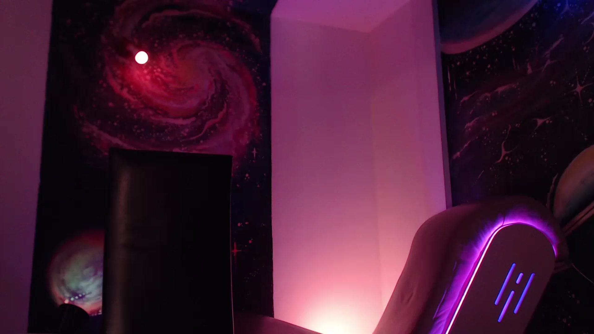 Gallery image thumbnail from IntruderRorry's myfreecams stream on, 10/25/2024, 07:29 image 1 of 20