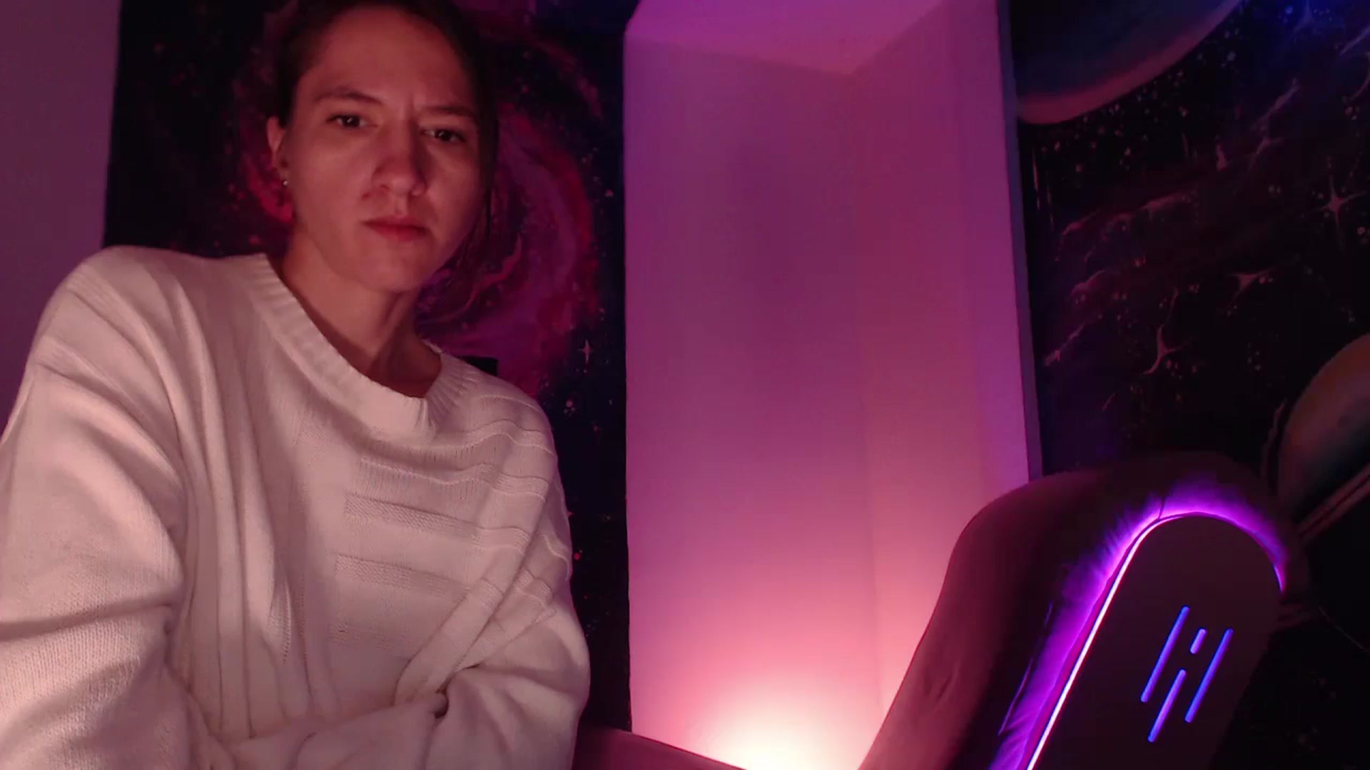 Gallery image thumbnail from IntruderRorry's myfreecams stream on, 10/25/2024, 07:29 image 10 of 20