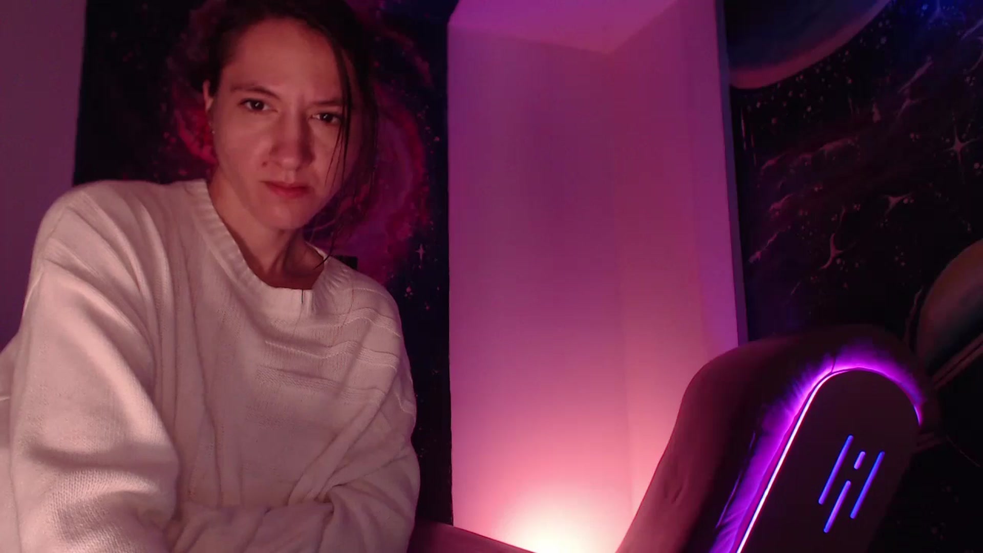 Gallery image thumbnail from IntruderRorry's myfreecams stream on, 10/25/2024, 07:29 image 13 of 20