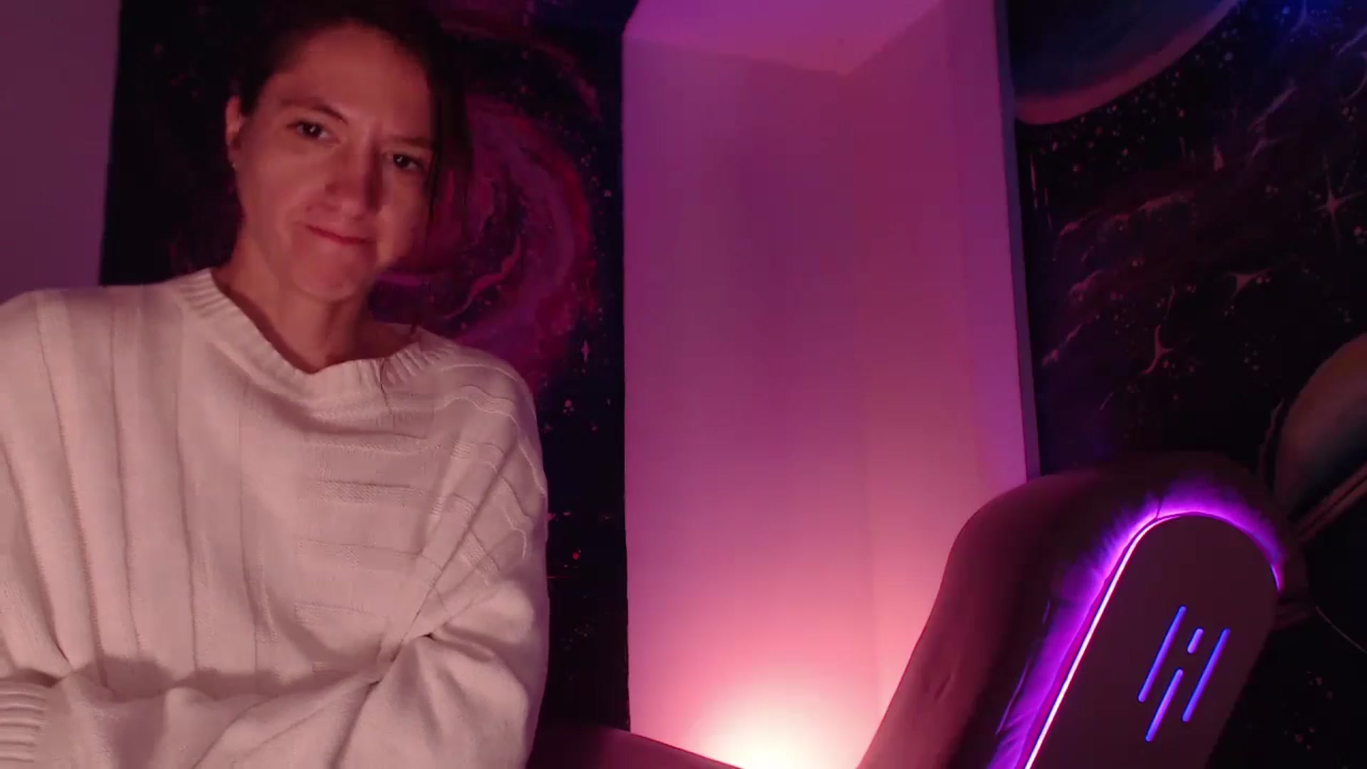 Gallery image thumbnail from IntruderRorry's myfreecams stream on, 10/25/2024, 07:29 image 15 of 20