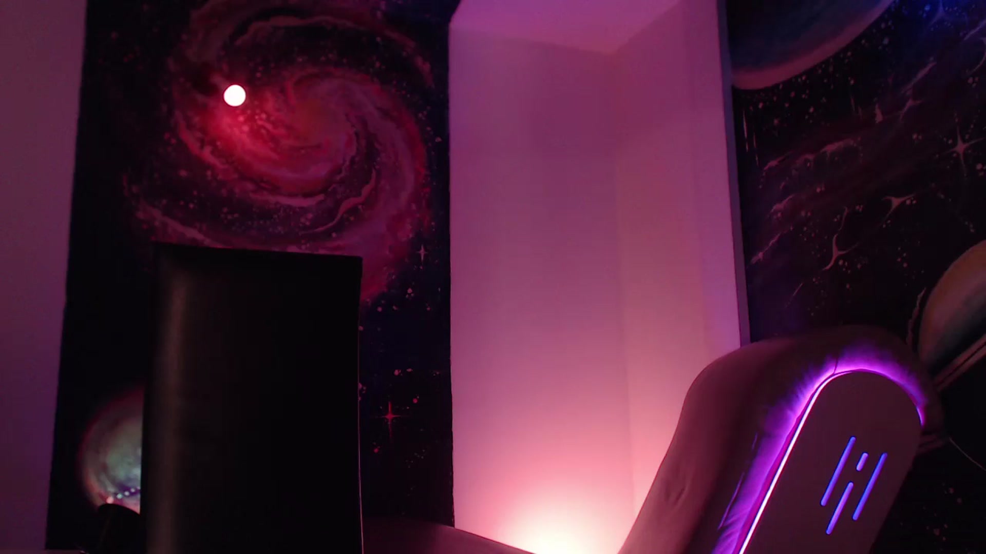 Gallery image thumbnail from IntruderRorry's myfreecams stream on, 10/25/2024, 07:29 image 8 of 20