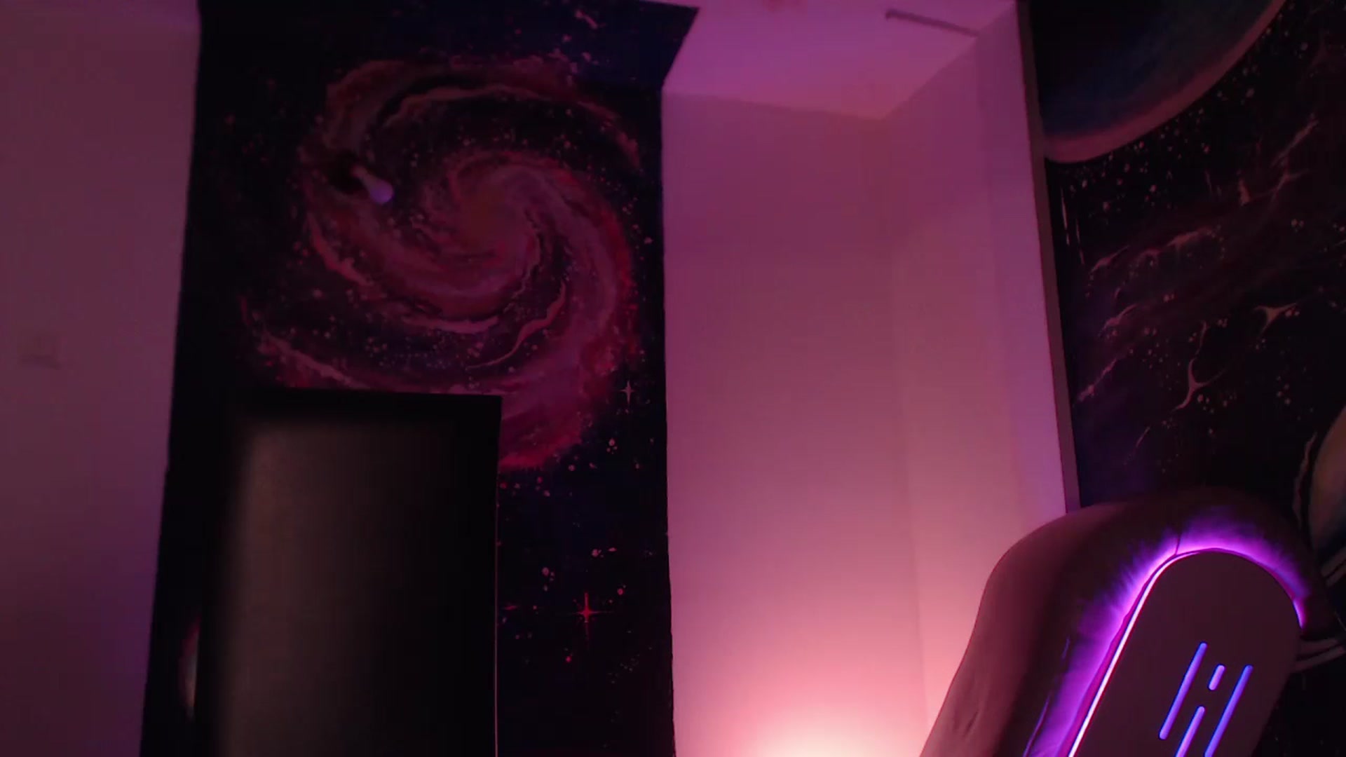 Gallery image thumbnail from IntruderRorry's myfreecams stream on, 10/26/2024, 12:04 image 17 of 20