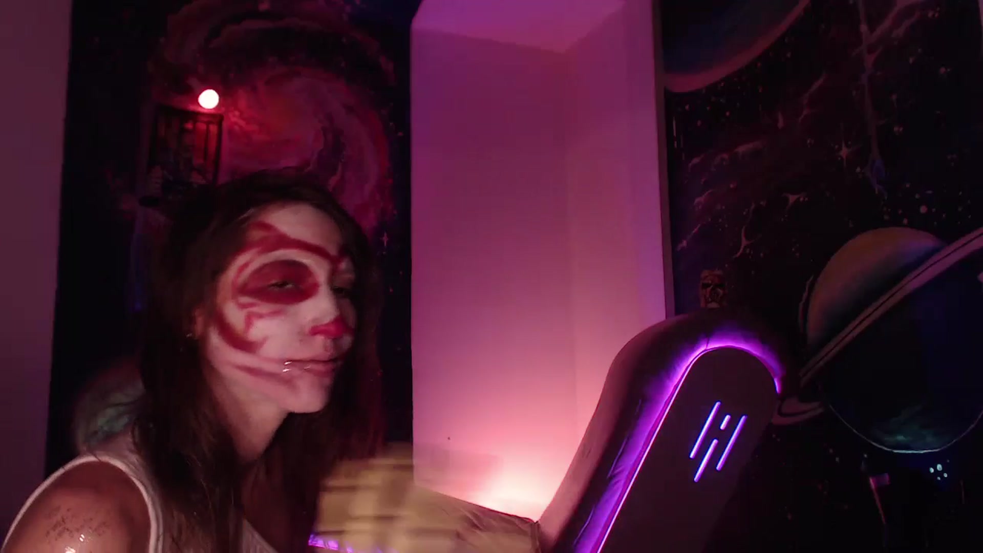 Gallery image thumbnail from IntruderRorry's myfreecams stream on, 10/27/2024, 08:42 image 16 of 20