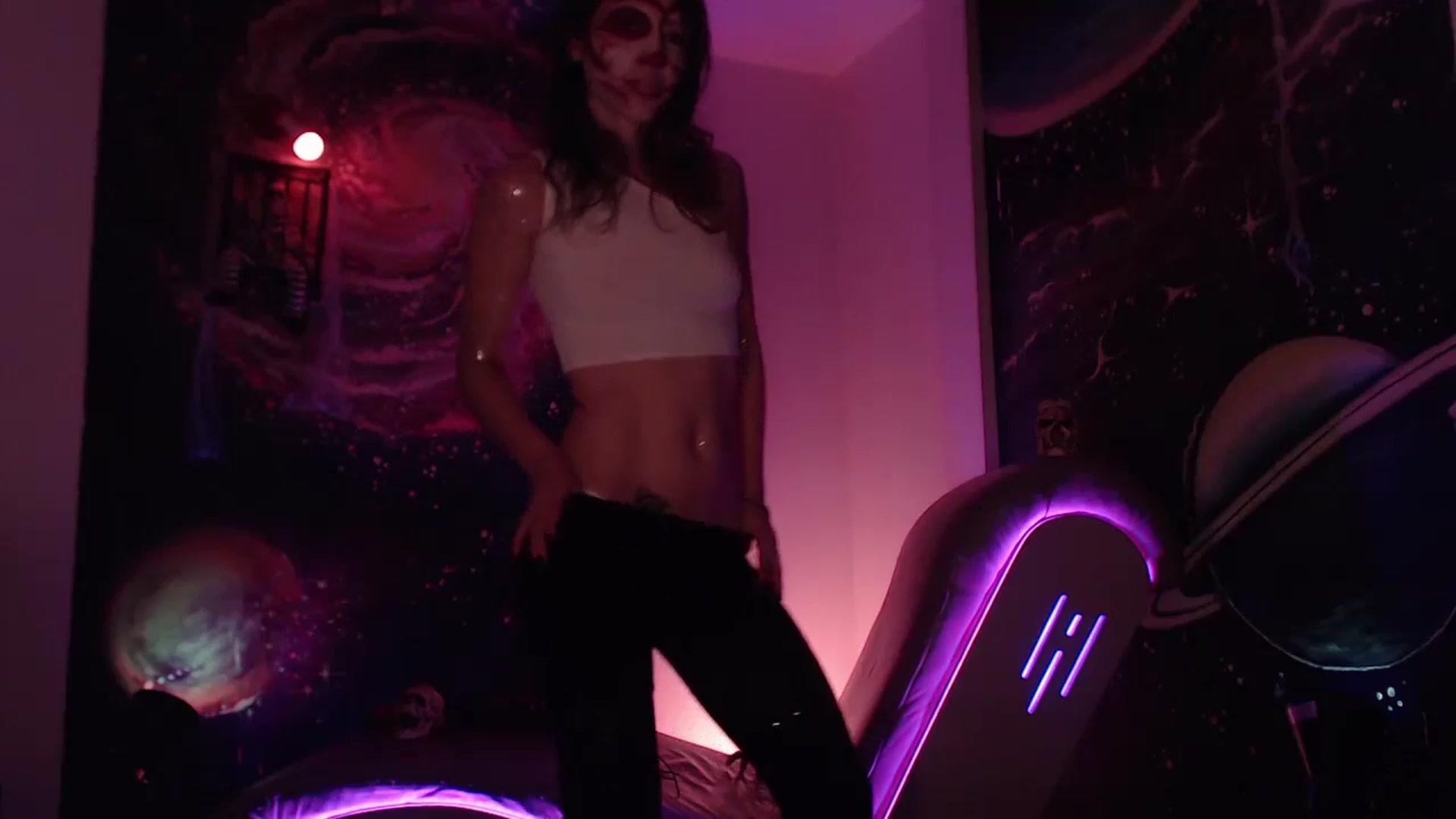 Gallery image thumbnail from IntruderRorry's myfreecams stream on, 10/27/2024, 08:42 image 20 of 20