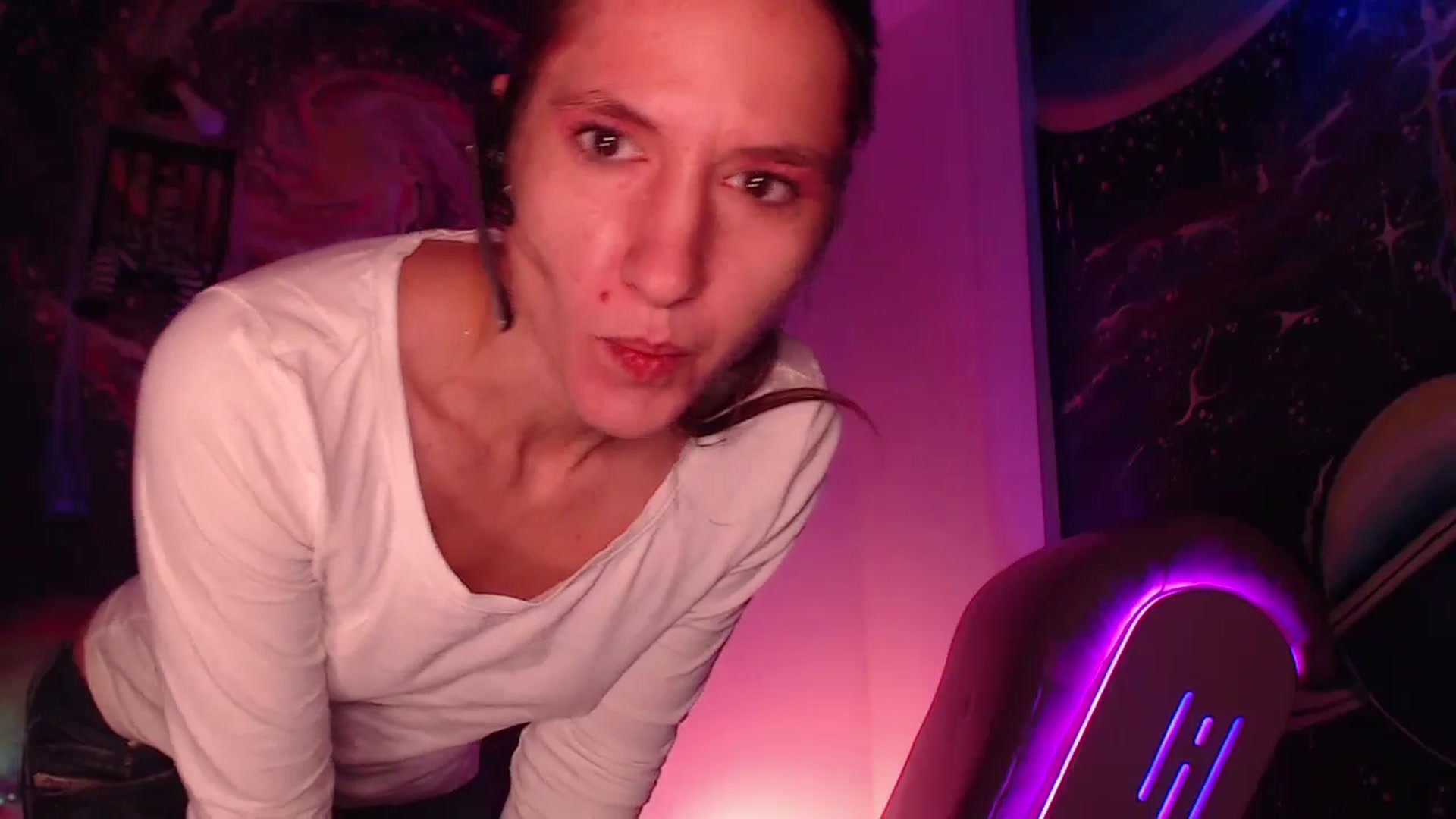 Gallery image thumbnail from IntruderRorry's myfreecams stream on, 10/28/2024, 08:08 image 20 of 20