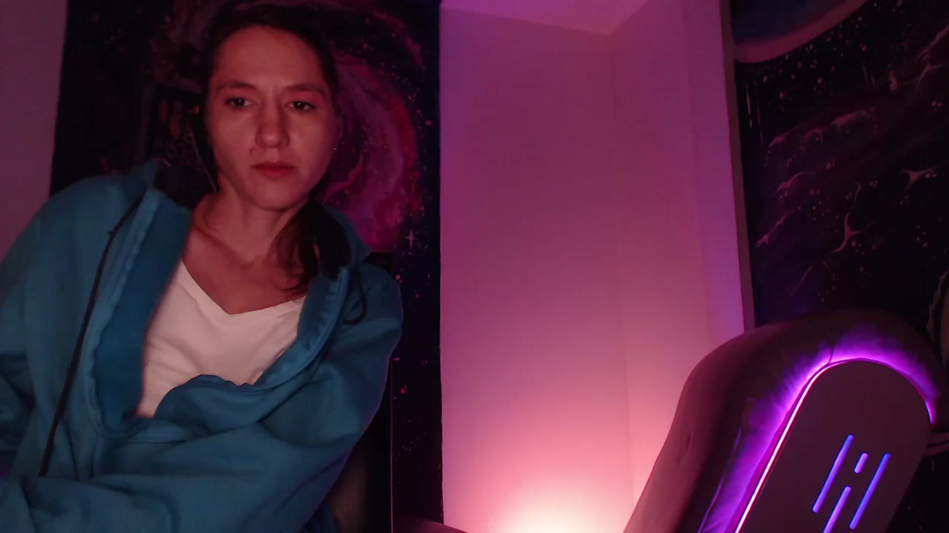 Gallery image thumbnail from IntruderRorry's myfreecams stream on, 10/28/2024, 08:08 image 1 of 20