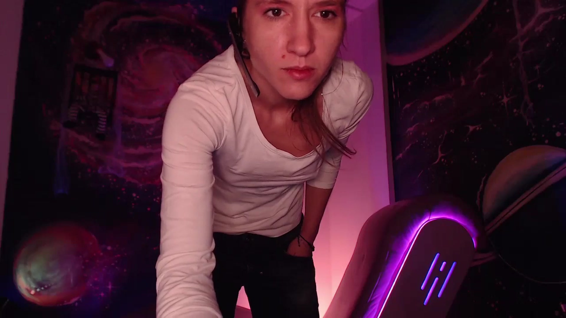 Gallery image thumbnail from IntruderRorry's myfreecams stream on, 10/28/2024, 08:08 image 18 of 20