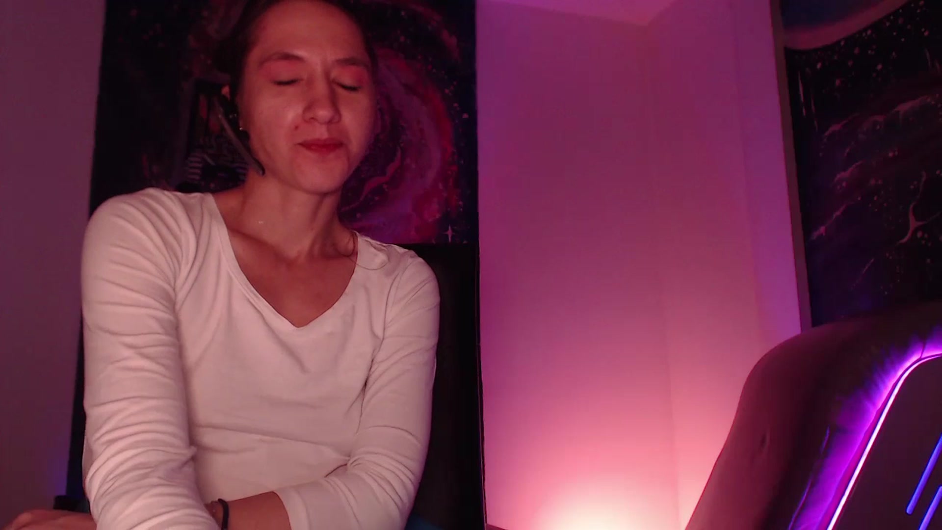 Gallery image thumbnail from IntruderRorry's myfreecams stream on, 10/28/2024, 08:08 image 10 of 20