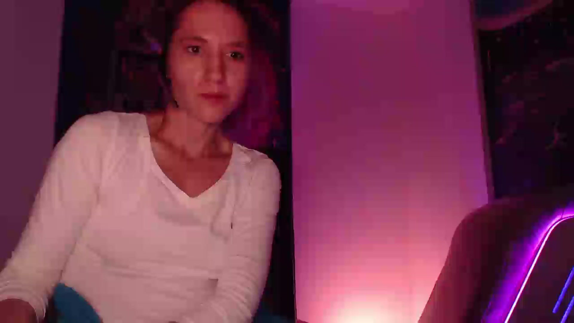 Gallery image thumbnail from IntruderRorry's myfreecams stream on, 10/28/2024, 08:08 image 6 of 20