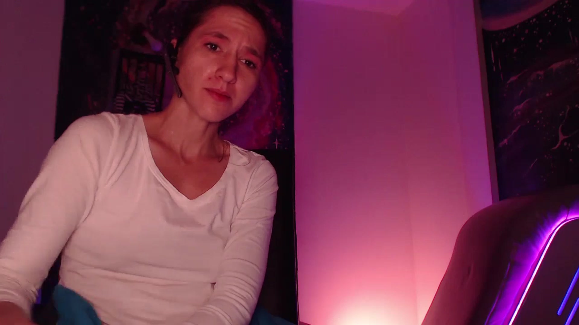 Gallery image thumbnail from IntruderRorry's myfreecams stream on, 10/28/2024, 08:08 image 7 of 20