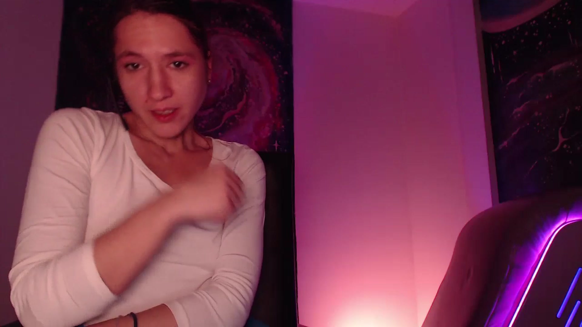 Gallery image thumbnail from IntruderRorry's myfreecams stream on, 10/28/2024, 08:08 image 11 of 20