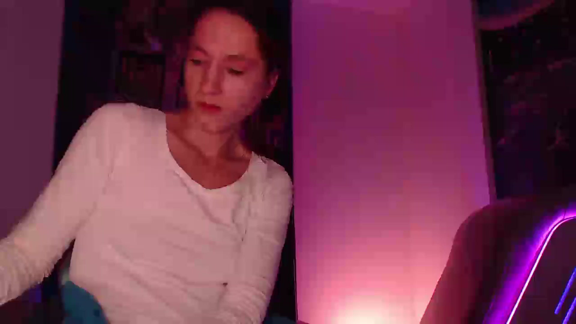 Gallery image thumbnail from IntruderRorry's myfreecams stream on, 10/28/2024, 08:08 image 3 of 20