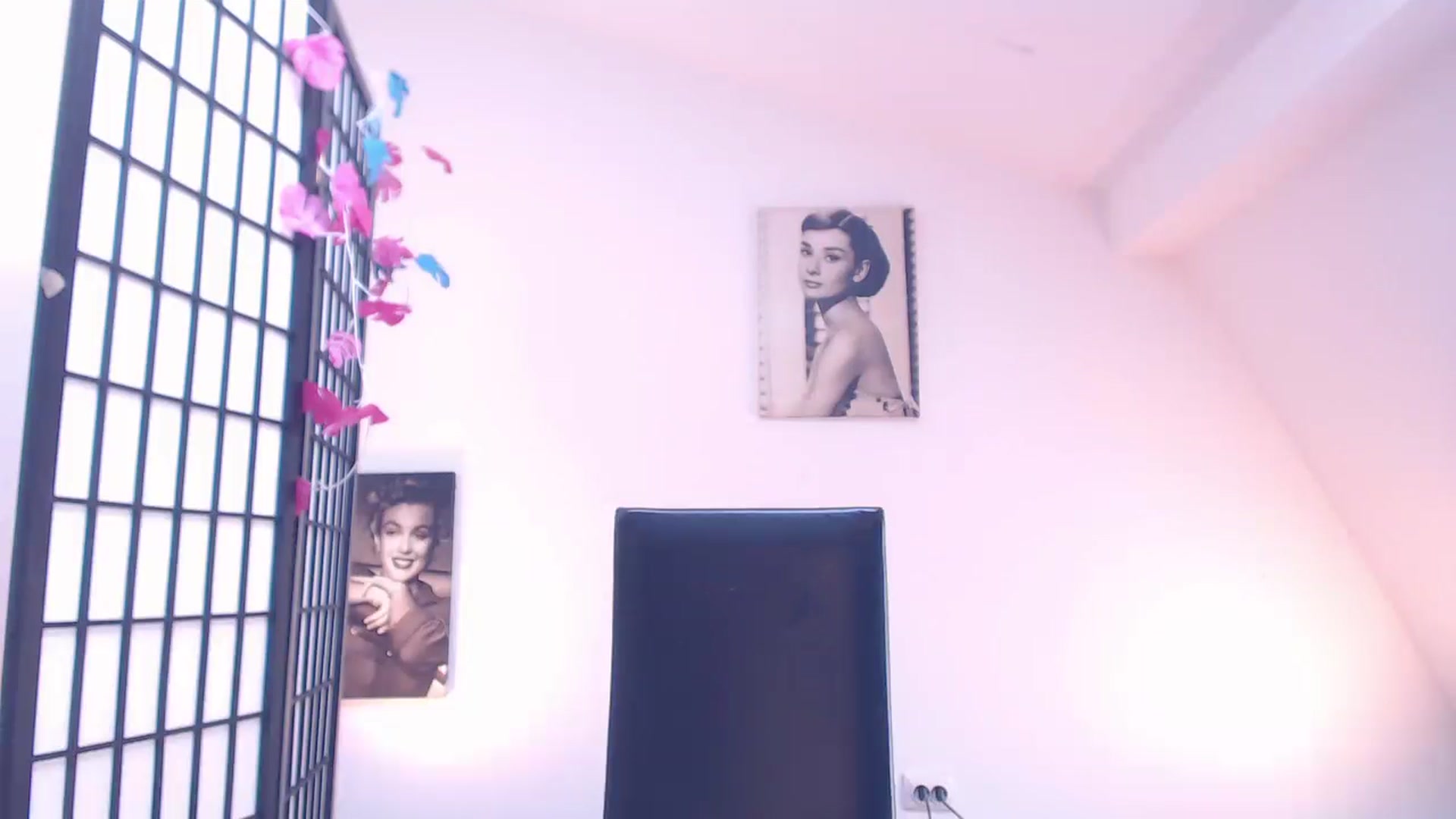 Gallery image thumbnail from IntruderRorry's myfreecams stream on, 04/20/2025, 10:39 image 5 of 20